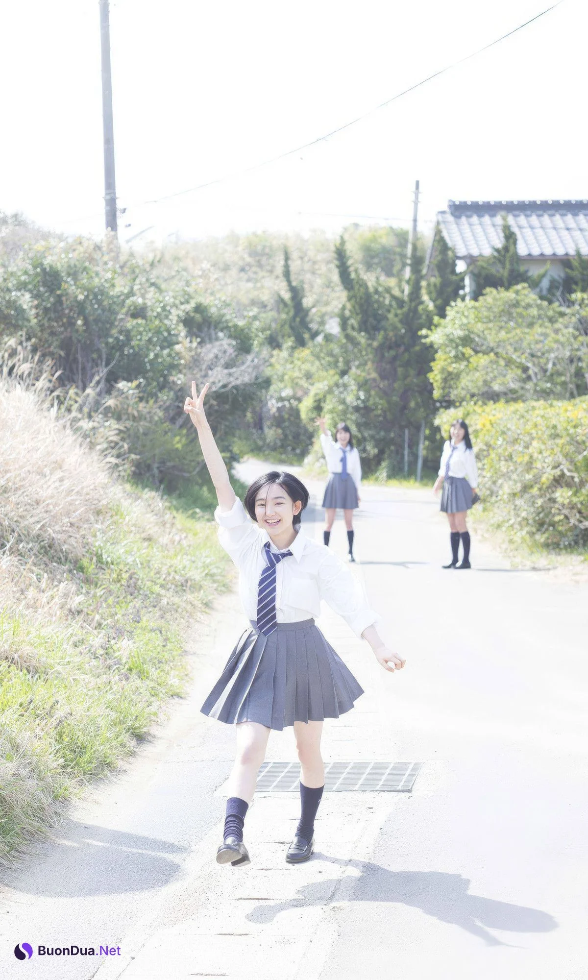 松永有紗・早乙女ゆう・浅川梨奈, デジタル週プレ写真集 「2代目週プレ3姉妹 青春の1ページ」 Set.01 - 写真 3