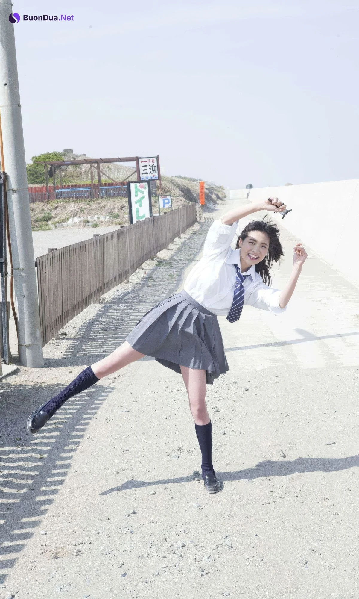 松永有紗・早乙女ゆう・浅川梨奈, デジタル週プレ写真集 「2代目週プレ3姉妹 青春の1ページ」 Set.01 - 写真 4