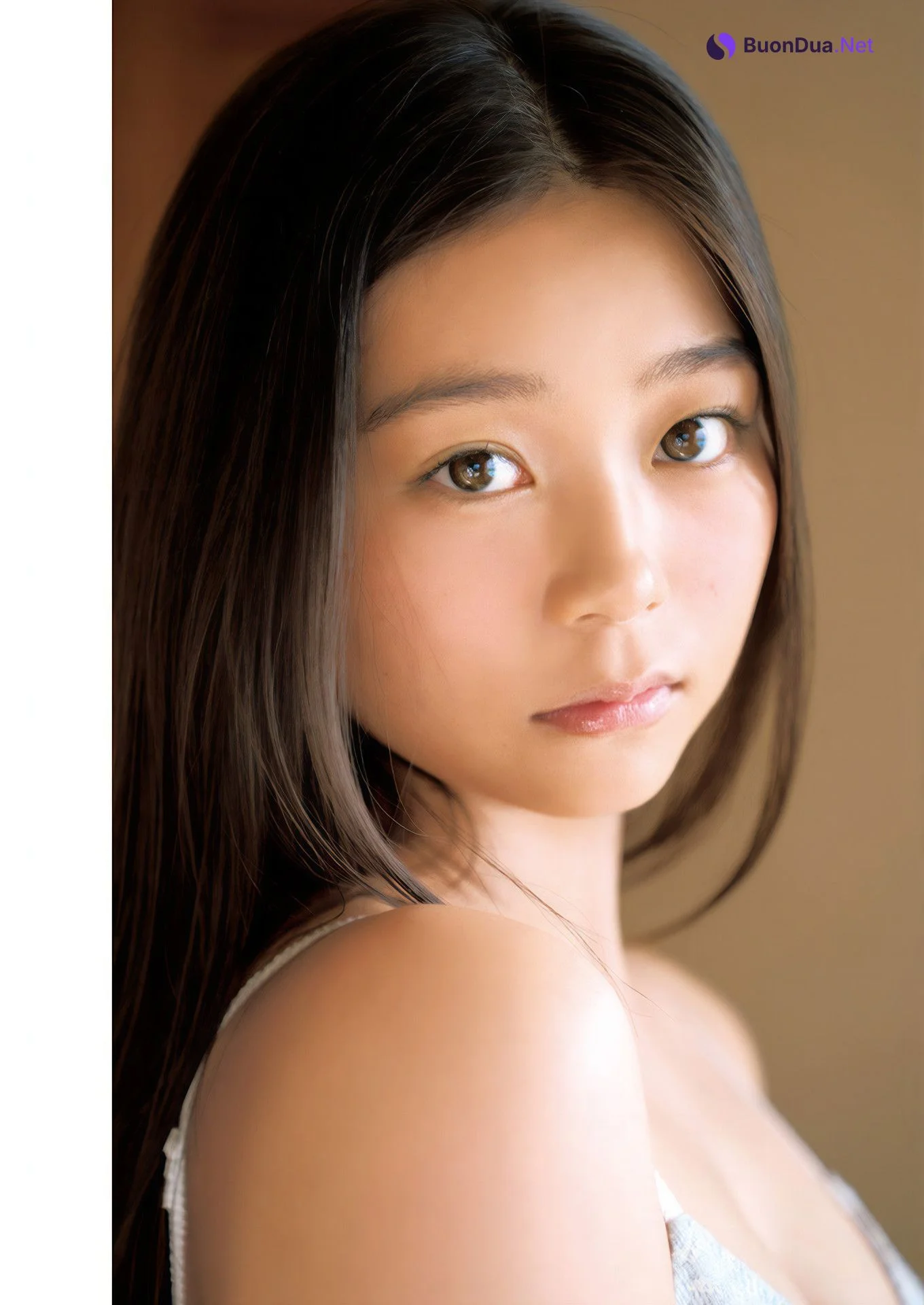 Ai Inamitsu 稲光亜依, Young Jump 2025 No.01 (ヤングジャンプ 2025年1号) - Photo 5
