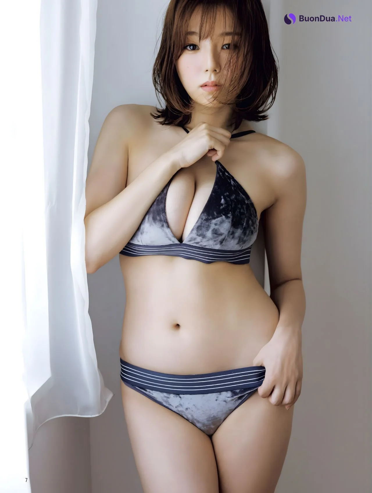 Ai Shinozaki 篠崎愛, FRIDAY GOLD フライデー別冊 ゴールド 2022年1月5日増刊号 - Photo 6