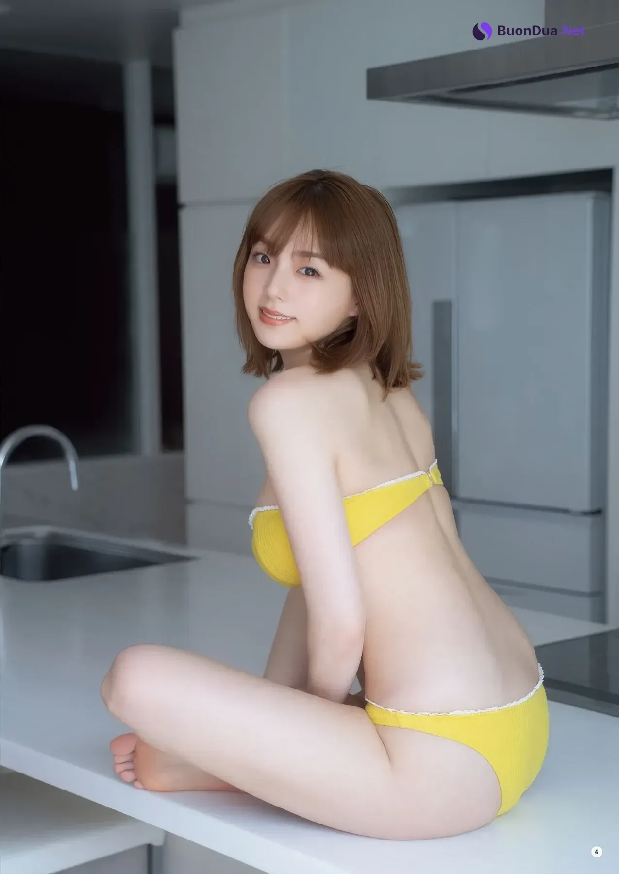 Ai Shinozaki 篠崎愛, Young Champion 2025 No.21 (ヤングチャンピオン 2025年21号) - Photo 3