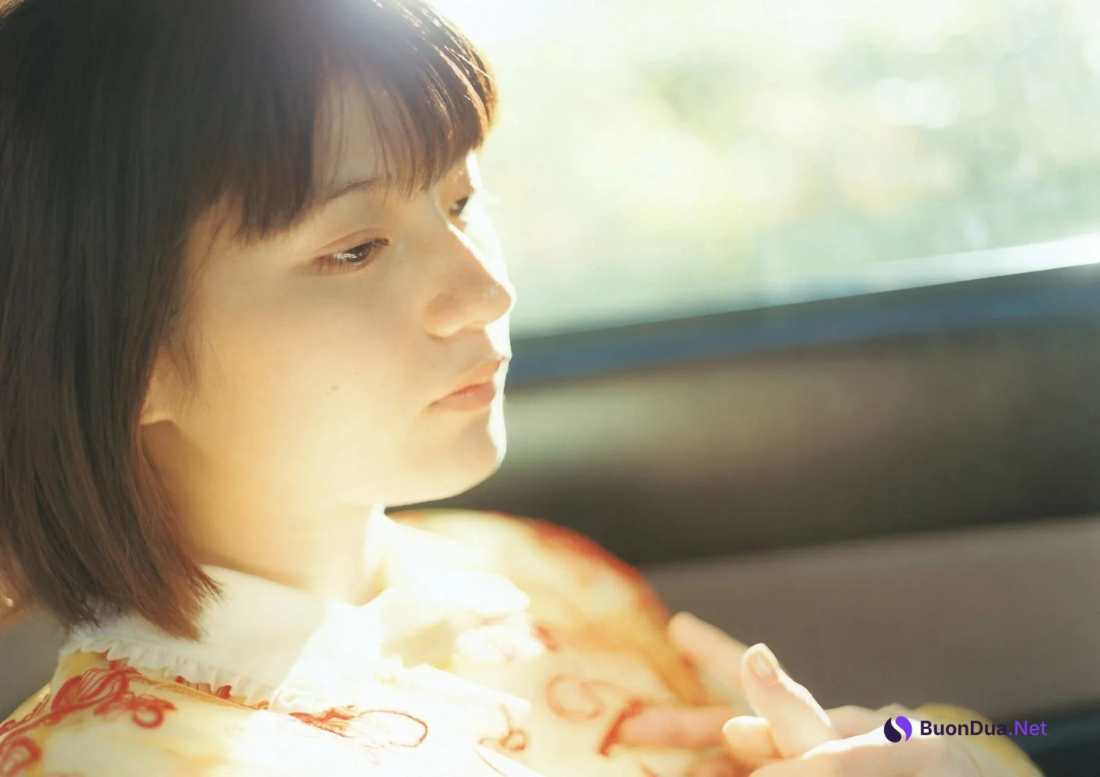 Aju Makita 蒔田彩珠, Shukan Bunshun 2023.02.02 (週刊文春 2023年2月2日号) - Photo 2