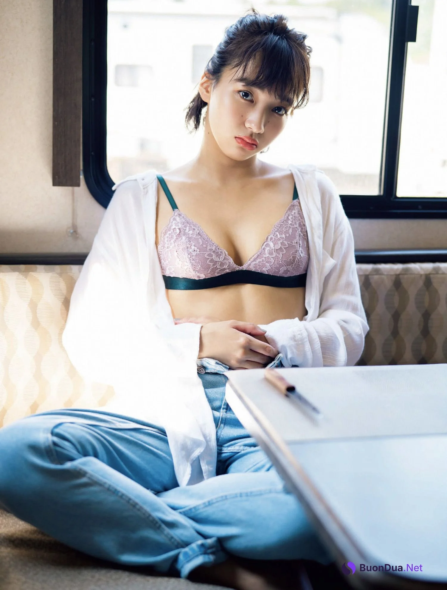 Akane Sakanoue 坂ノ上茜, FLASH 2022.09.06 (フラッシュ 2022年9月6日号) - Photo 2
