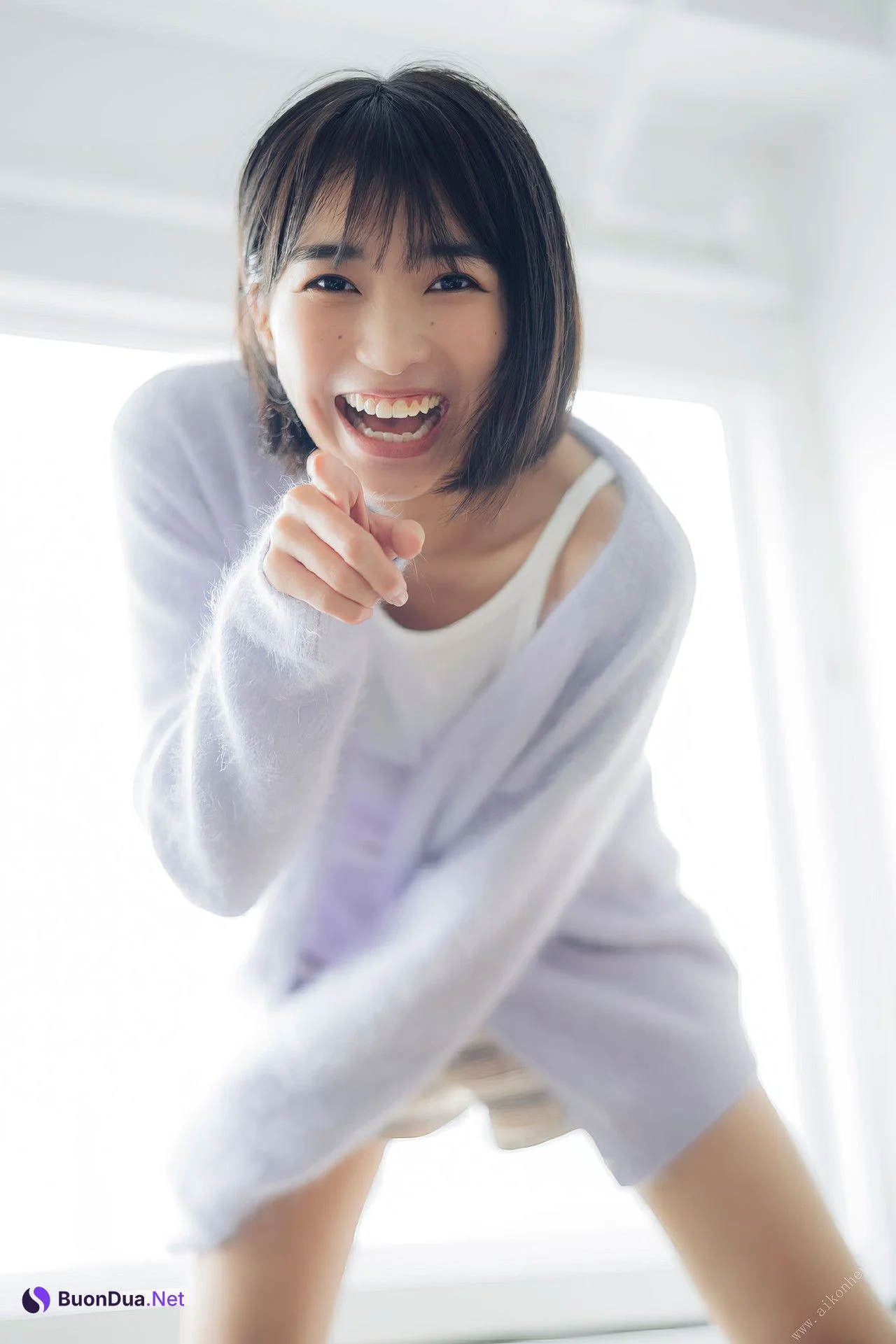 Akane Sakanoue 坂ノ上茜, ヤンマガデジタル写真集 ラから見るか？エモから見るか？ Set.01 - Photo 5