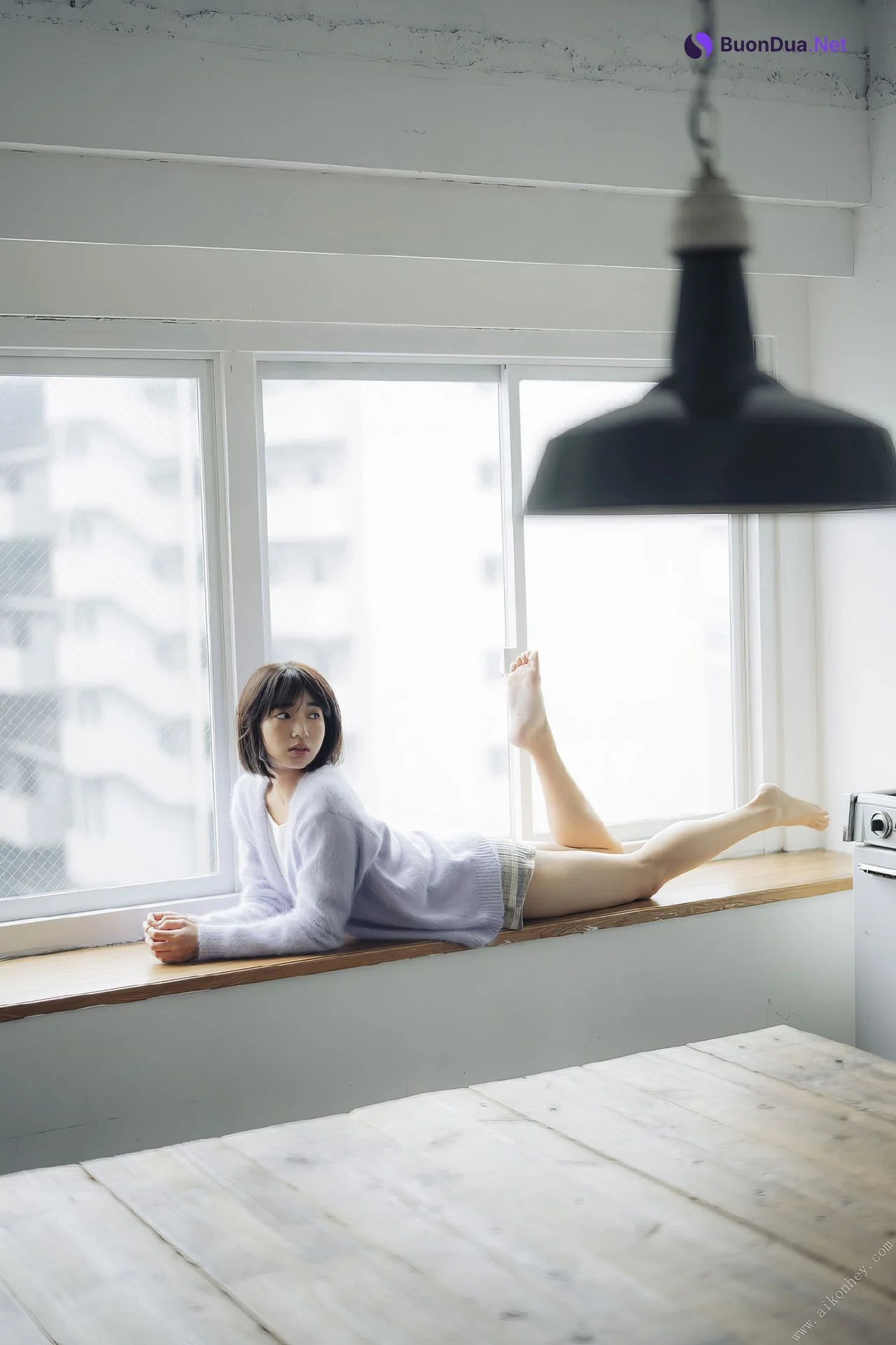 Akane Sakanoue 坂ノ上茜, ヤンマガデジタル写真集 ラから見るか？エモから見るか？ Set.01 - Photo 8
