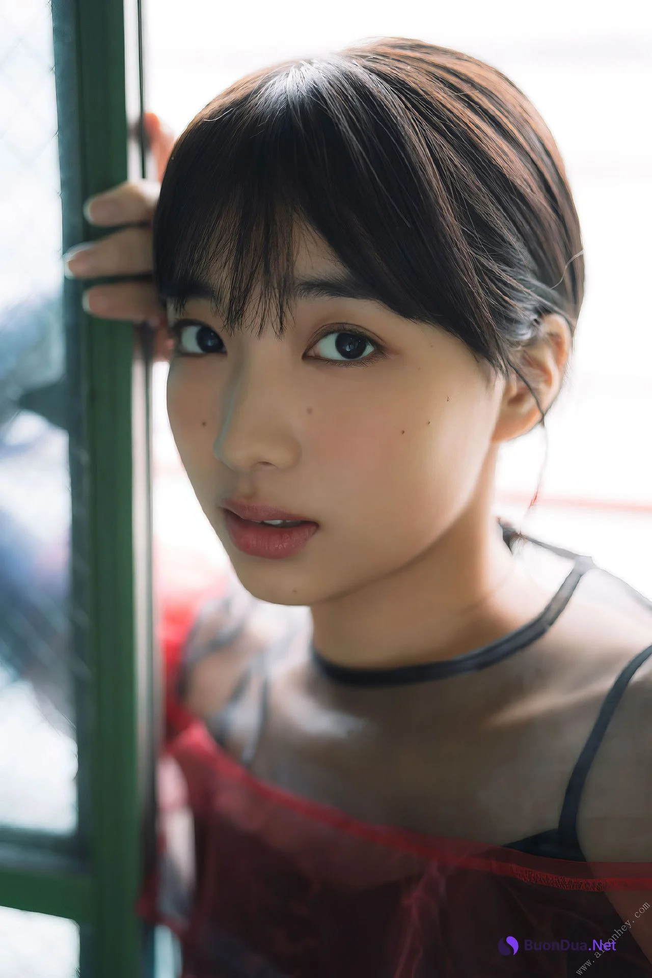 Akane Sakanoue 坂ノ上茜, ヤンマガデジタル写真集 ラから見るか？エモから見るか？ Set.02 - Photo 10
