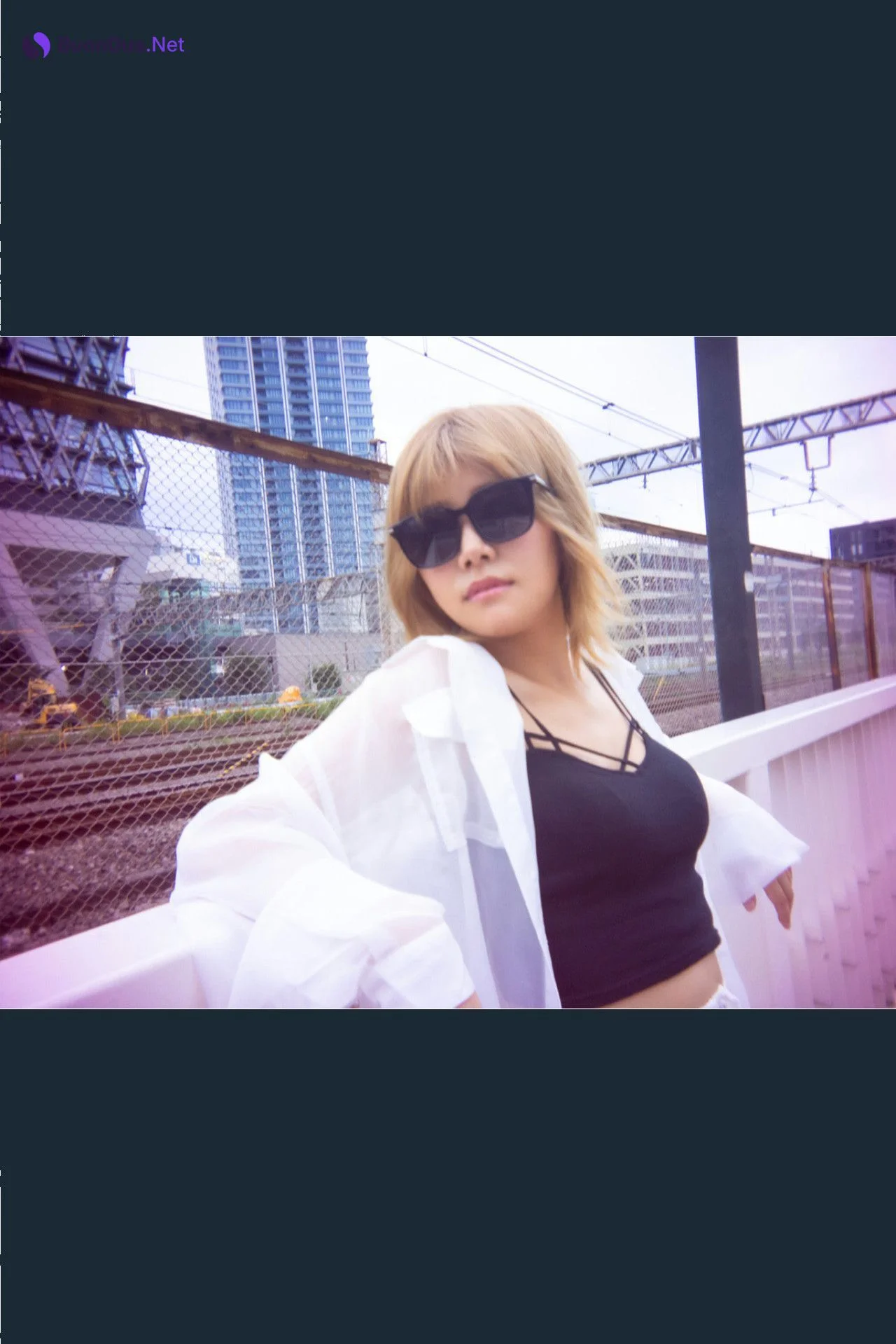 Akane Shiki 志木あかね, グラビア写真集 「QUEEN CRIMSON」 Set.01 - Photo 2
