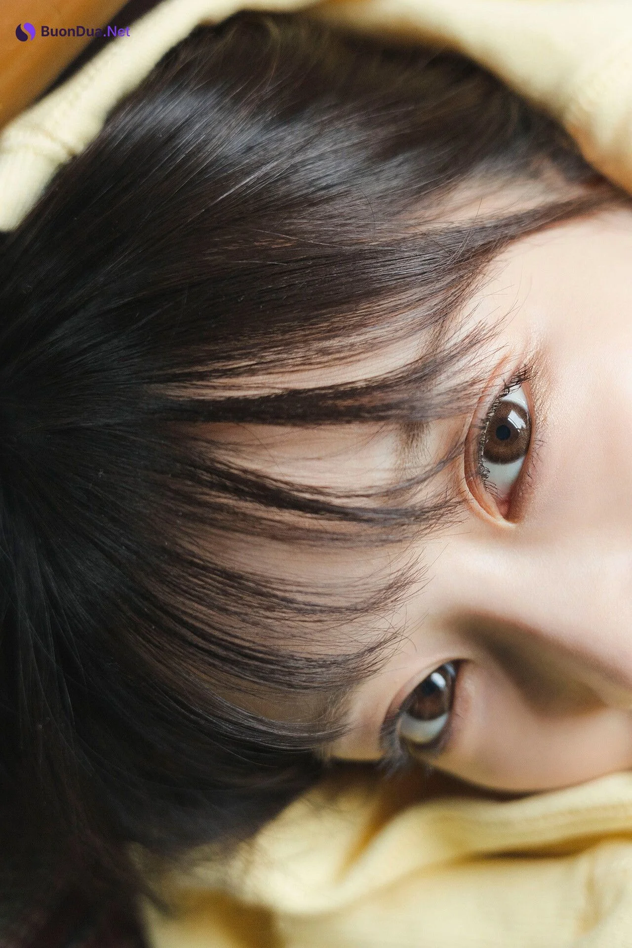 Akane Yoshizawa 吉沢朱音, FLASHデジタル写真集 「TRIANGLE LOVE－朱音の場合」 Set.01 - Photo 12