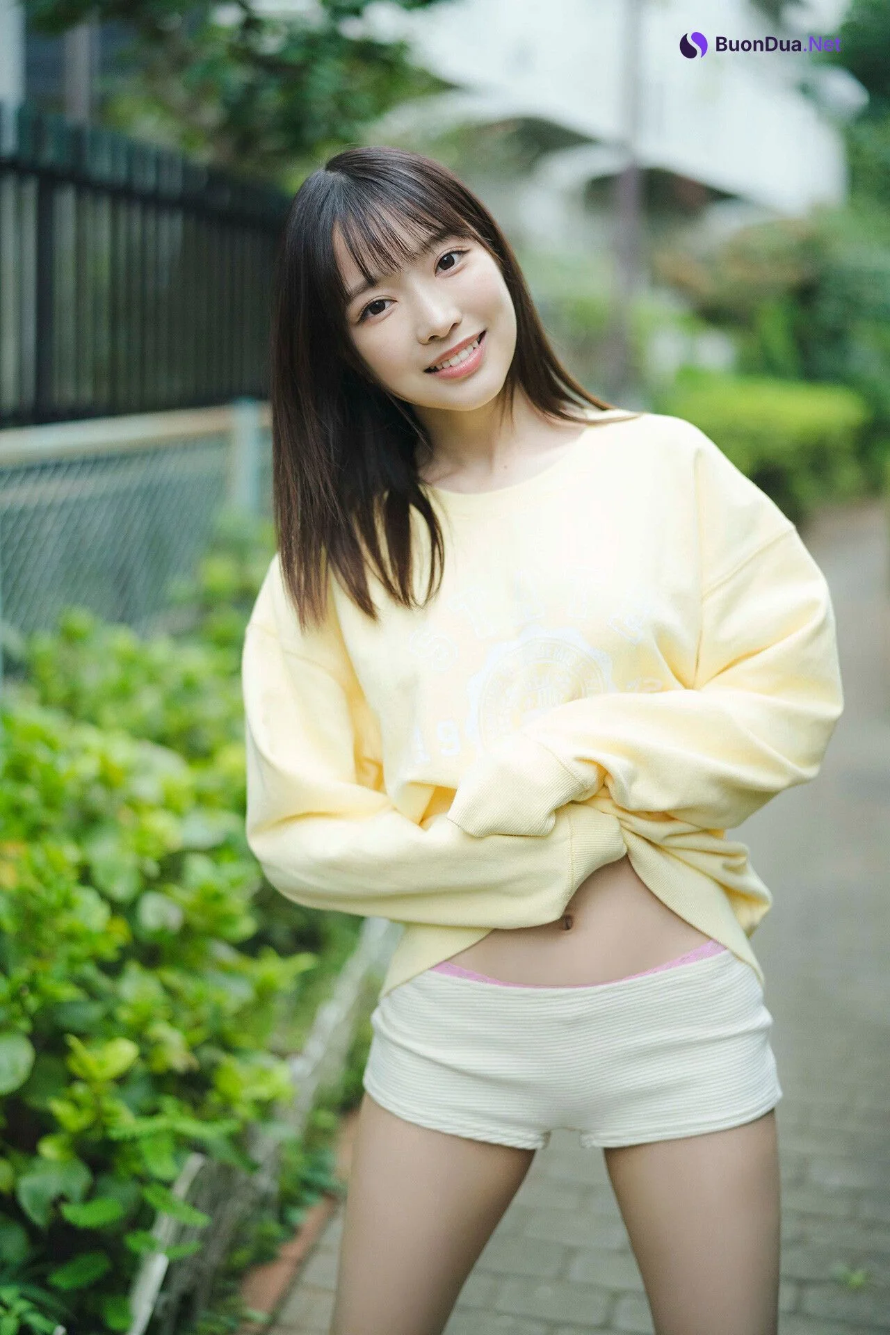 Akane Yoshizawa 吉沢朱音, FLASHデジタル写真集 「TRIANGLE LOVE－朱音の場合」 Set.01 - Photo 4