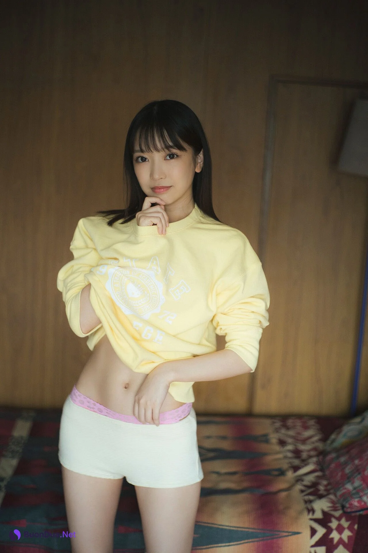 Akane Yoshizawa 吉沢朱音, FLASHデジタル写真集 「TRIANGLE LOVE－朱音の場合」 Set.01 - Photo 8