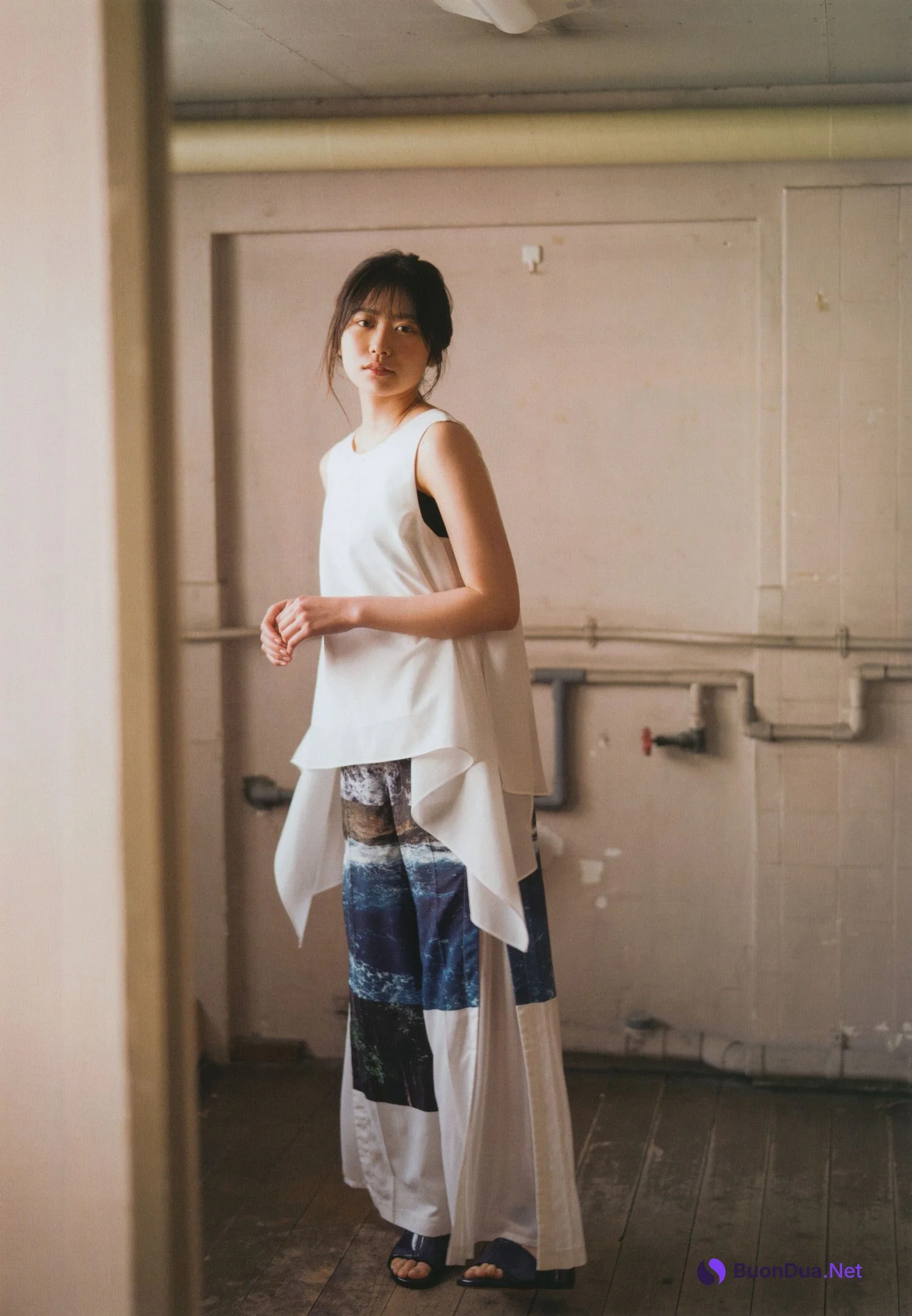 Akari Nibu 丹生明里, B.L.T. 2022.06 (ビー・エル・ティー 2022年6月号) - Photo 7