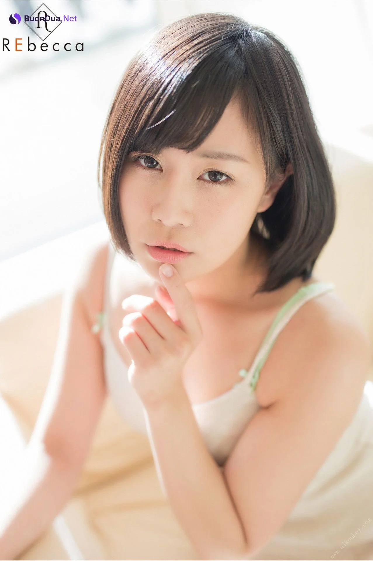 Akari Tomoka 明里ともか, Rebecca 写真集 熟れっ妓の揺れる美巨尻 Set.01 - Photo 2