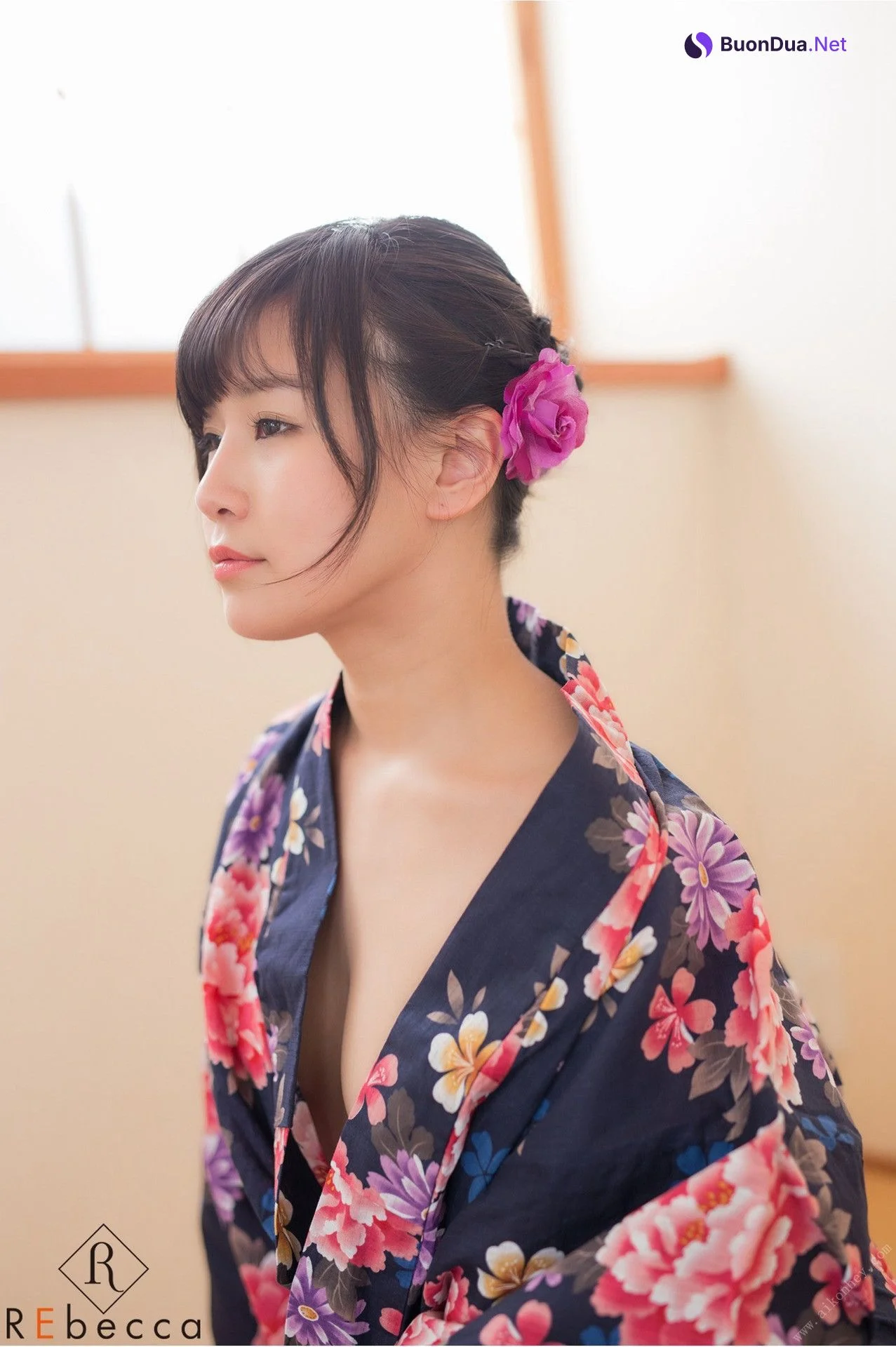 Akari Tomoka 明里ともか, Rebecca 写真集 熟れっ妓の揺れる美巨尻 Set.03 - Photo 3