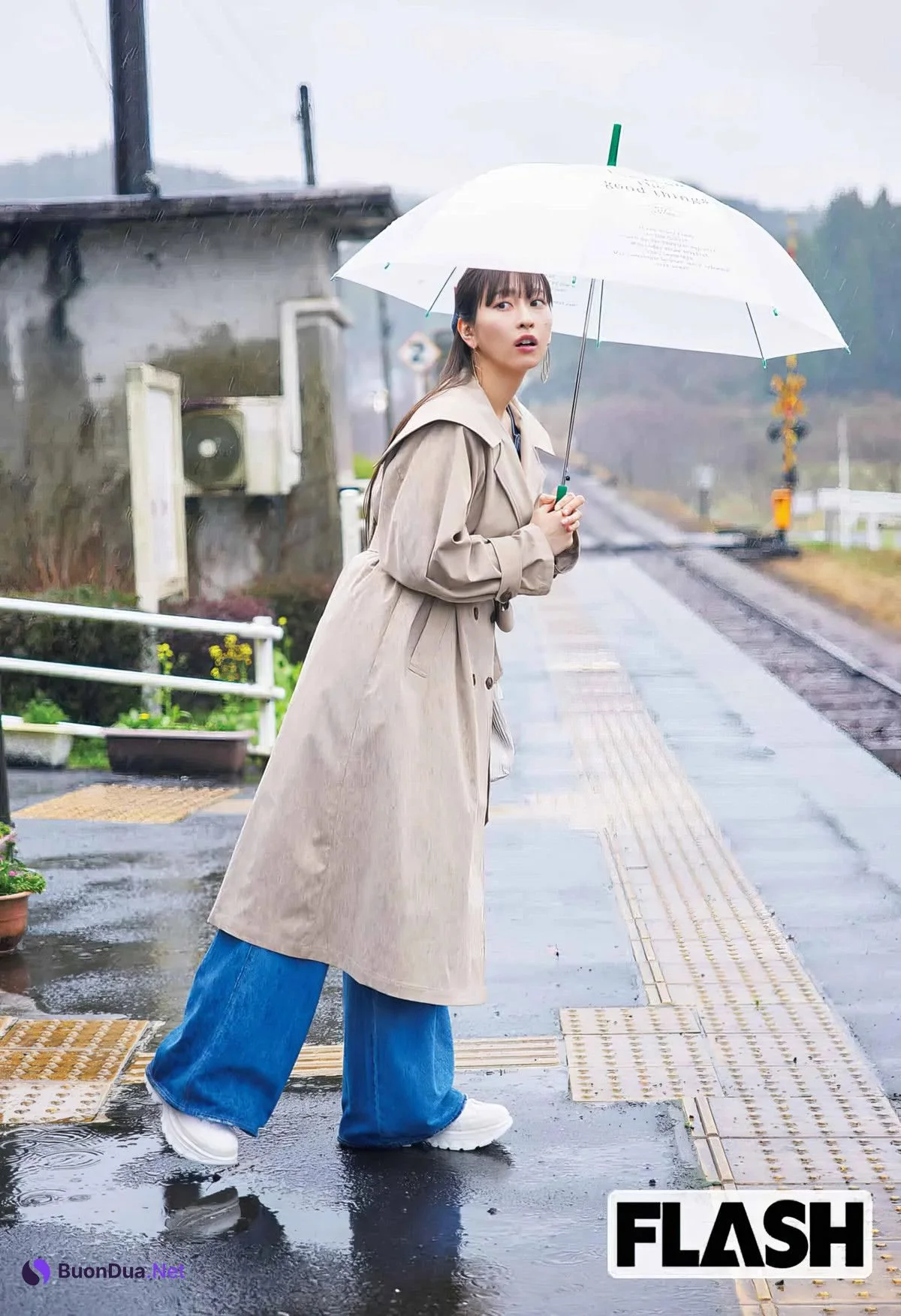 Akari Uemura 植村あかり, FLASH 2024.06.18 (フラッシュ 2024年6月18日号) - Photo 7