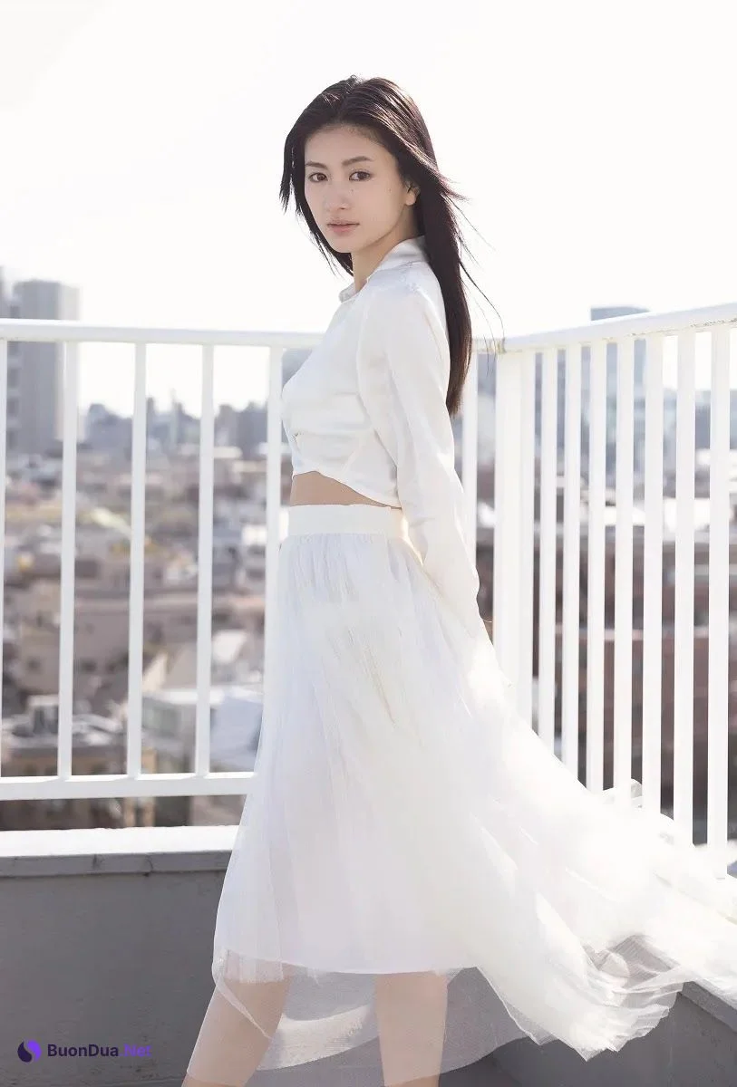 Akari Yoshida 吉田あかり, Big Comic Spirits 2022 No.17 (ビッグコミックスピリッツ 2022年17号) - Photo 17