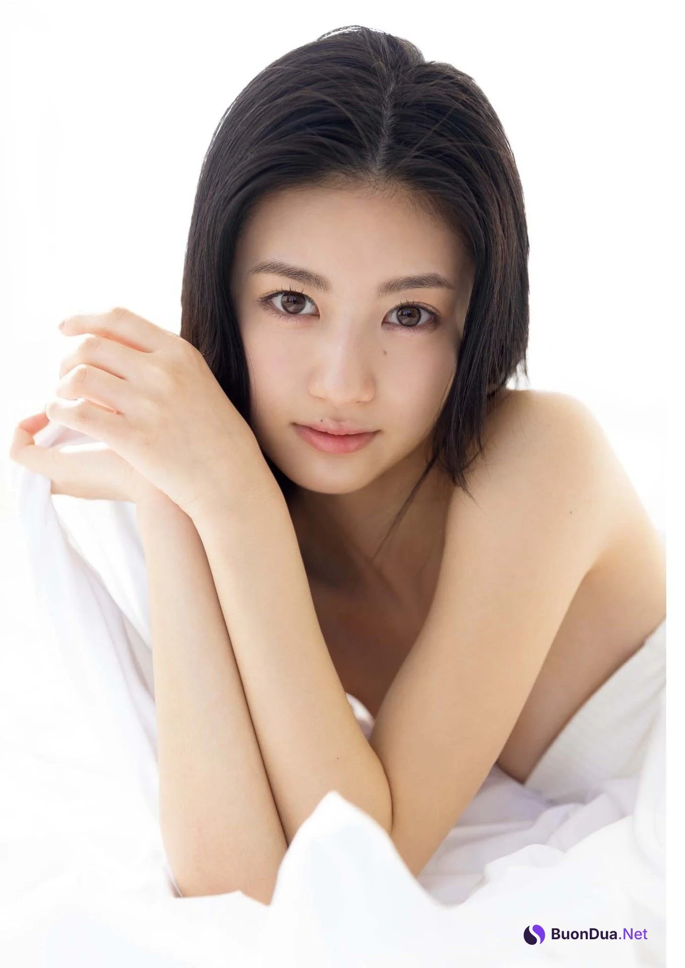 Akari Yoshida 吉田あかり, Big Comic Spirits 2022 No.17 (ビッグコミックスピリッツ 2022年17号) - Photo 5