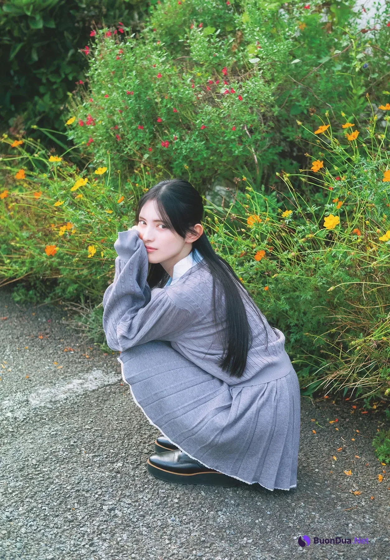 Aki Suda 菅田愛貴, Shonen Sunday 2025 No.52 (週刊少年サンデー 2025年52号) - Photo 17