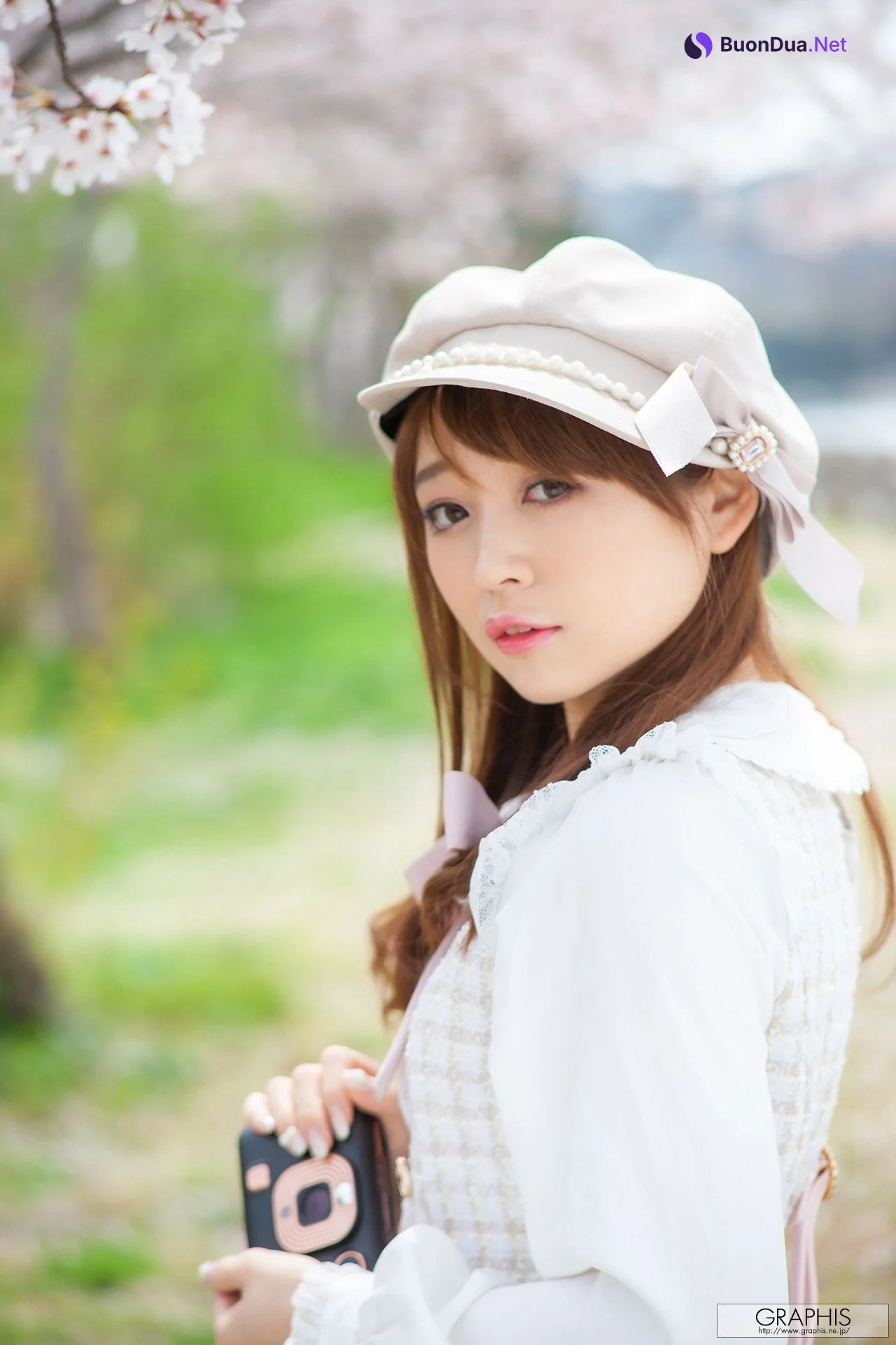 Alice Shiina 椎菜アリス, [Graphis] SPRING SPECIAL 2023 「Love me do !」 Vol.01 - Photo 2