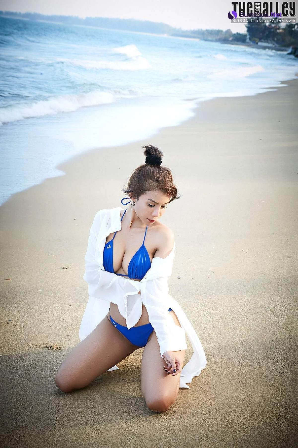 Aliyah The Black Alley Photobook Set.48 - Photo 15