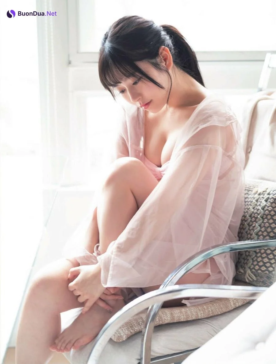 Amane Tsukiashi 月足天音, FRIDAY 2024.10.11 (フライデー 2024年10月11日号) - Photo 9