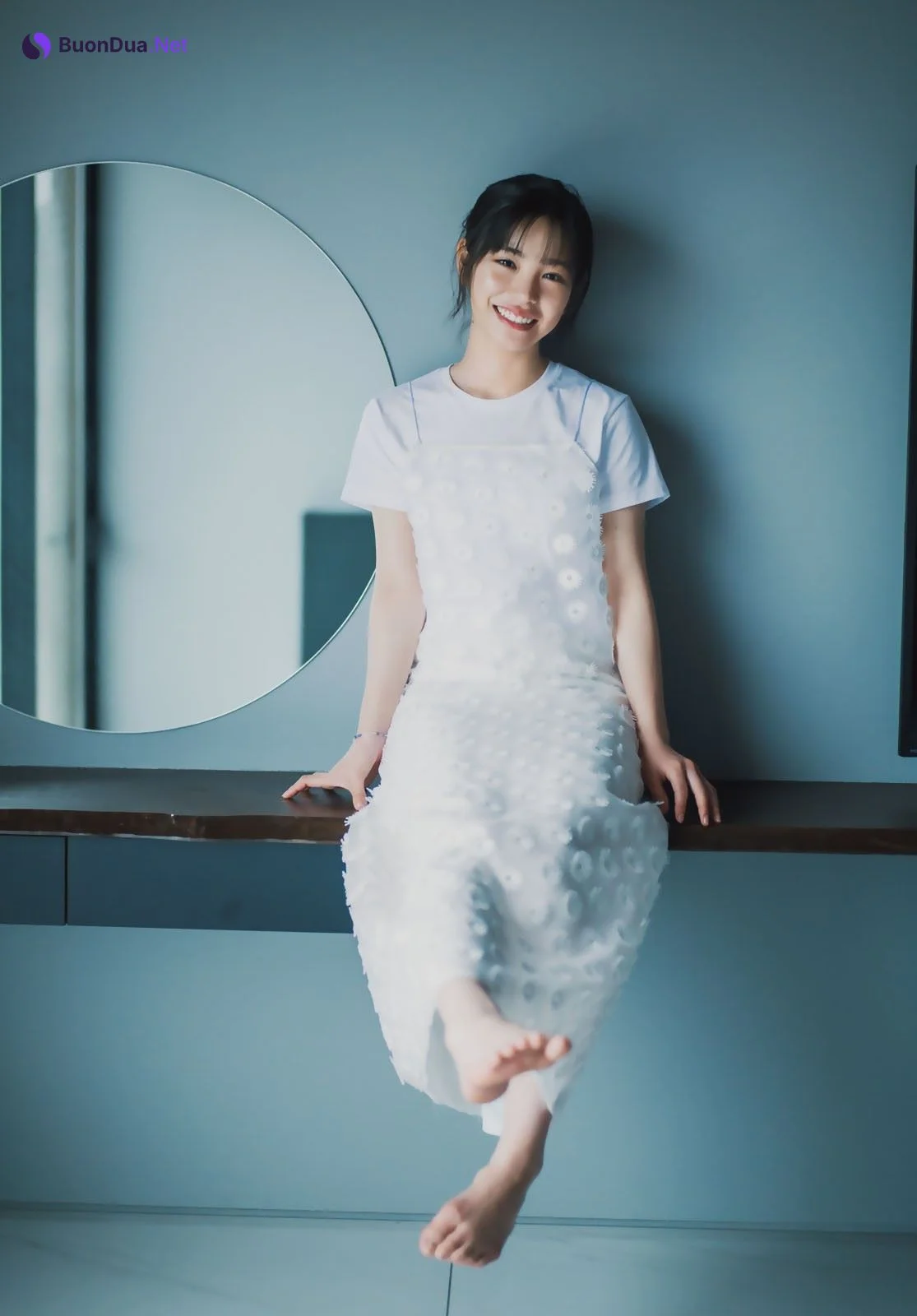 Ami Touma 當真あみ, Shonen Magazine 2025 No.33 (週刊少年マガジン 2025年33号) - Photo 4