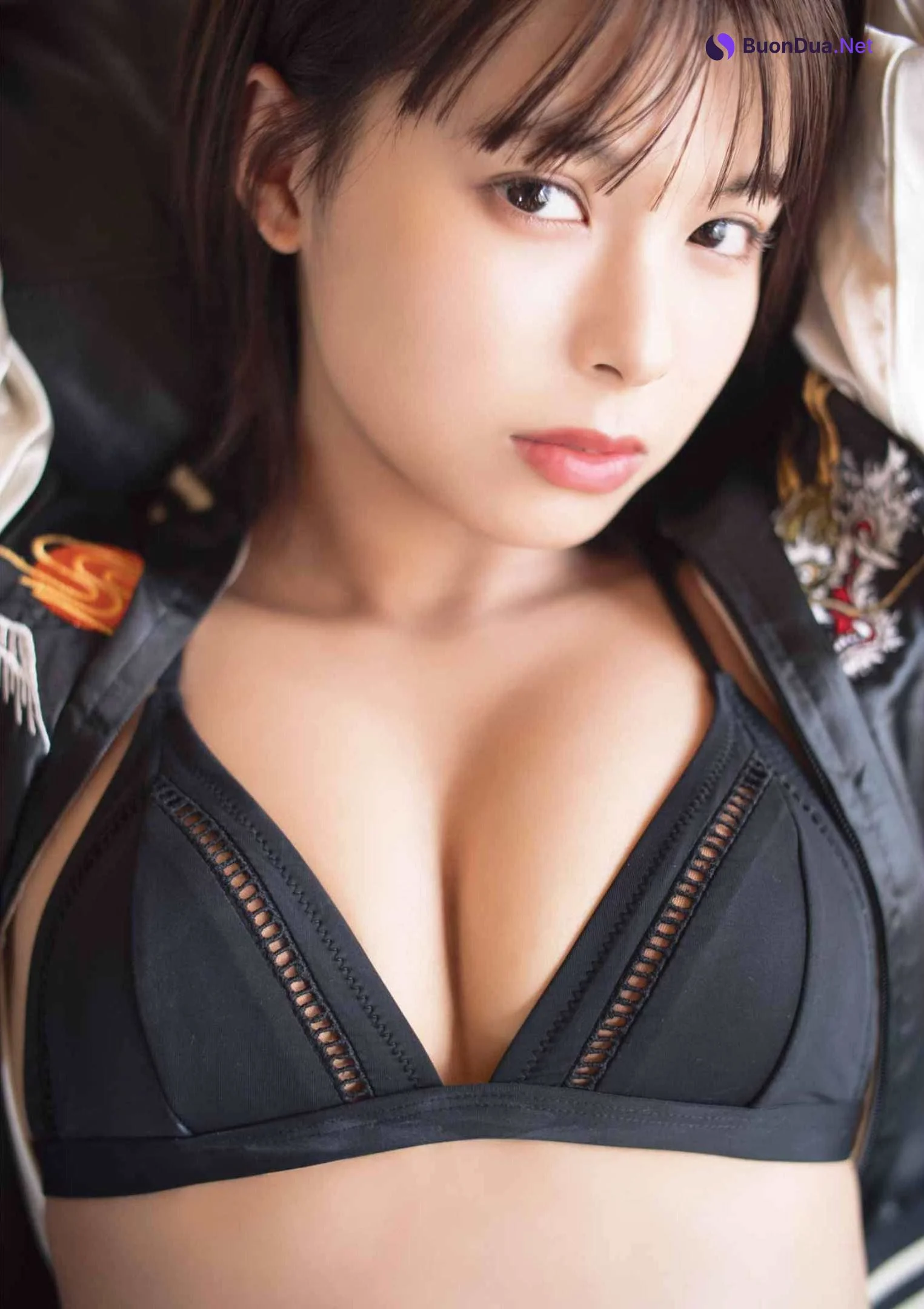 Amisa Miyazaki 宮崎あみさ, Young Gangan 2022 No.10 (ヤングガンガン 2022年10号) - Photo 3