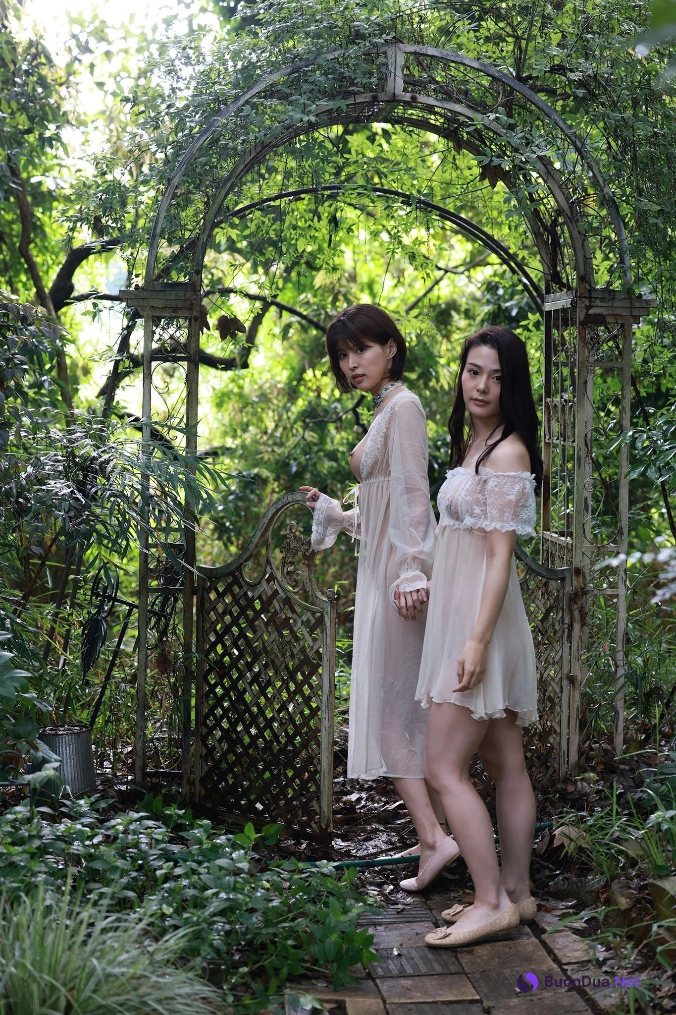 Aoi Tsukasa 葵つかさ, Nene Yoshitaka 吉高寧々, Shukan Post 2021.09.17 (週刊ポスト 2021年9月17日号) - รูปภาพ 12