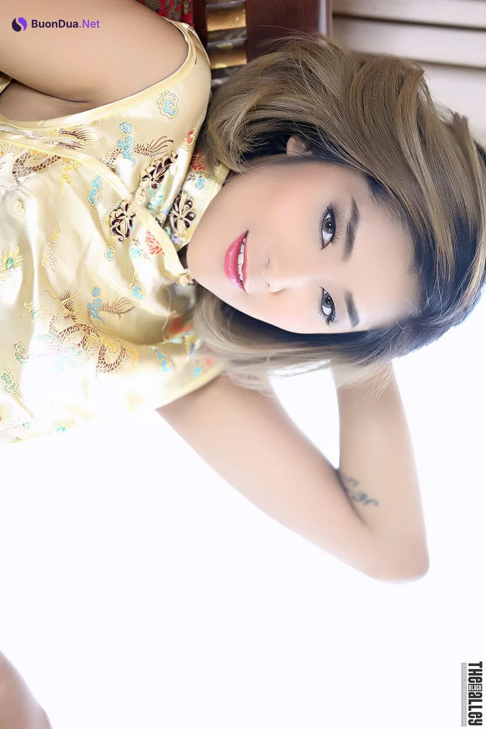 Apple The Black Alley Photobook Set.30 - Photo 10