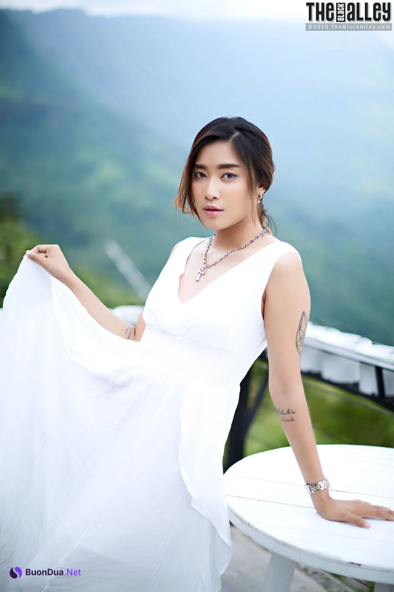 Apple The Black Alley Photobook Set.86 - Photo 12