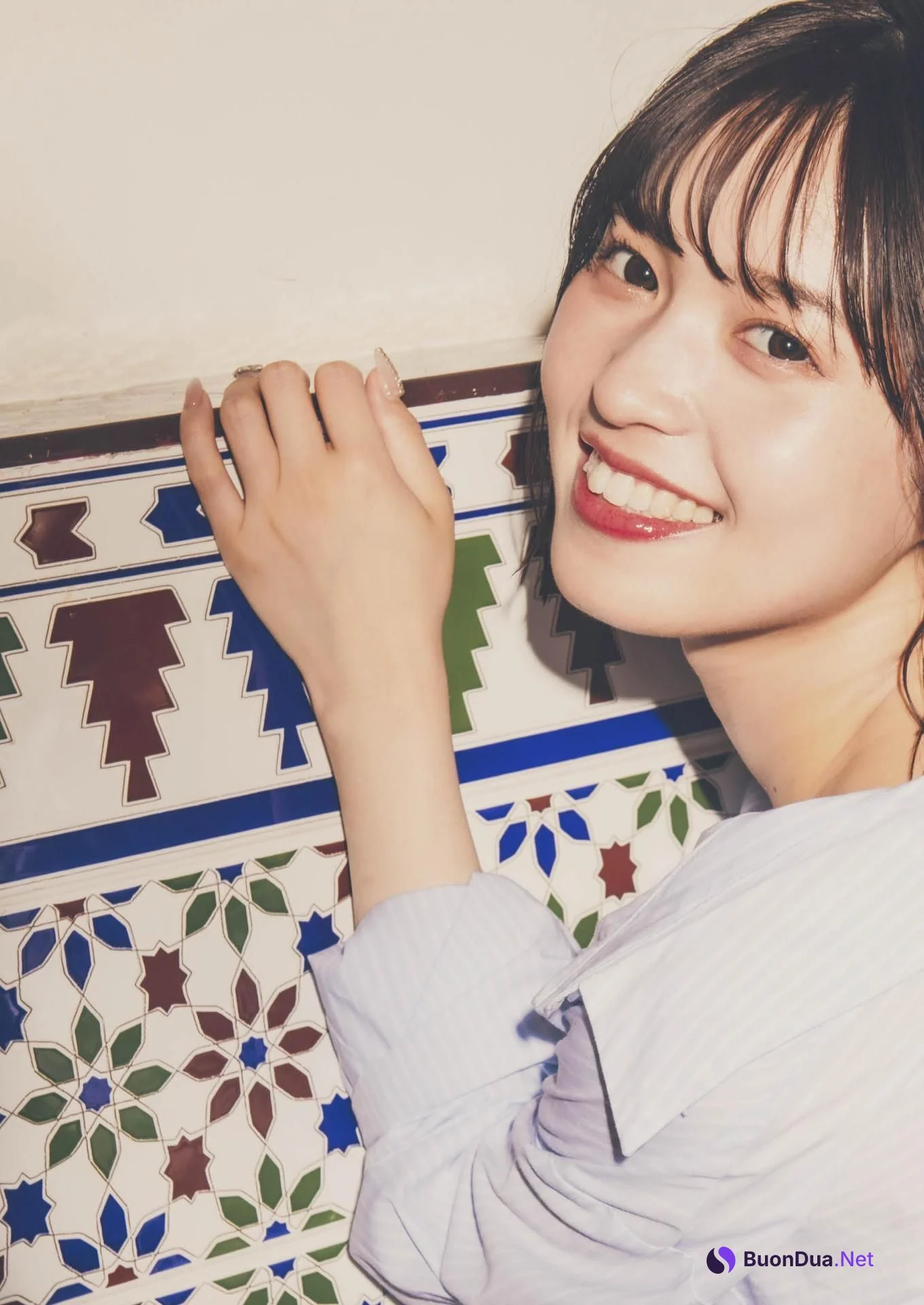 Arai Shiika 新井椎夏, 1st写真集 「うれしいな」 Set.03 - Photo 10