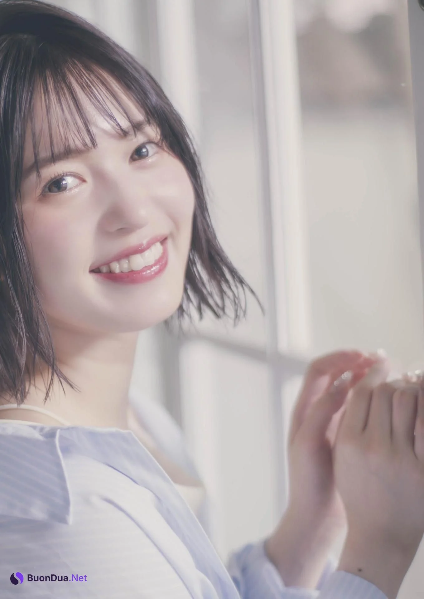 Arai Shiika 新井椎夏, 1st写真集 「うれしいな」 Set.03 - Photo 5