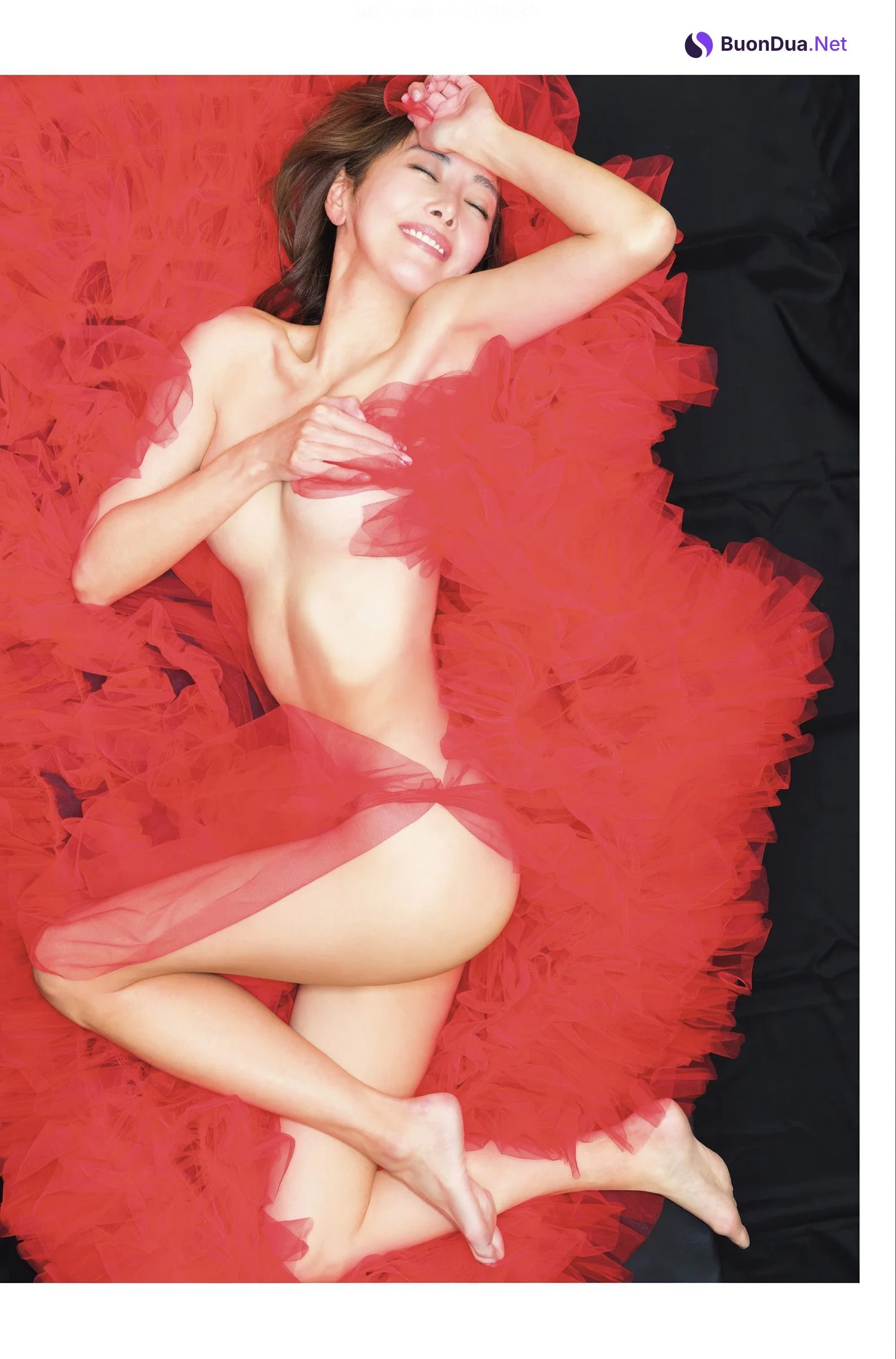 Asami Kumakiri 熊切あさ美, FLASH 2025.05.20 (フラッシュ 2025年5月20日号) - Photo 6