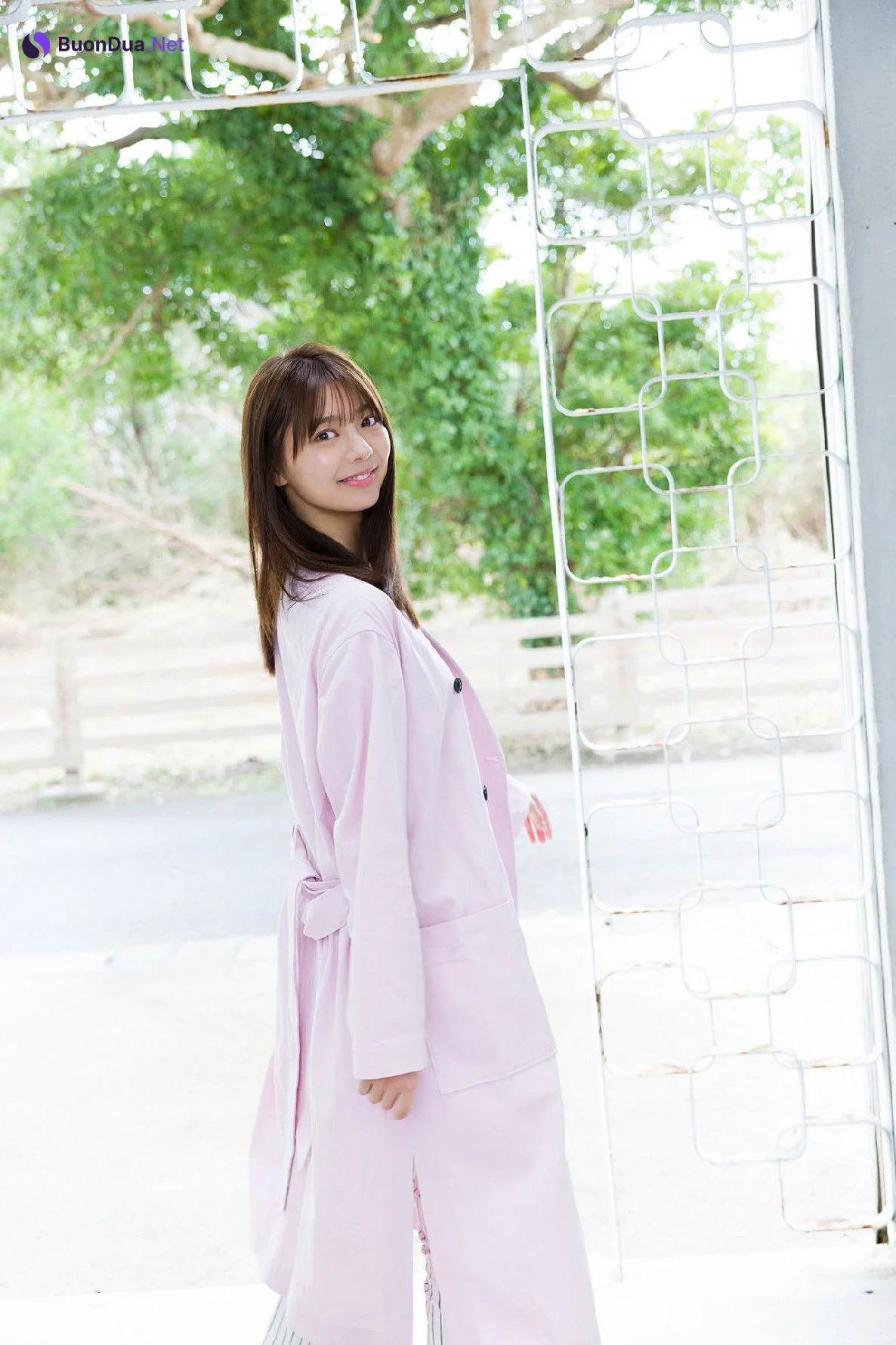 Asuka Kawazu 川津明日香, 春風な彼女 スピサン グラビアフォトブック – Set.01 - Photo 2