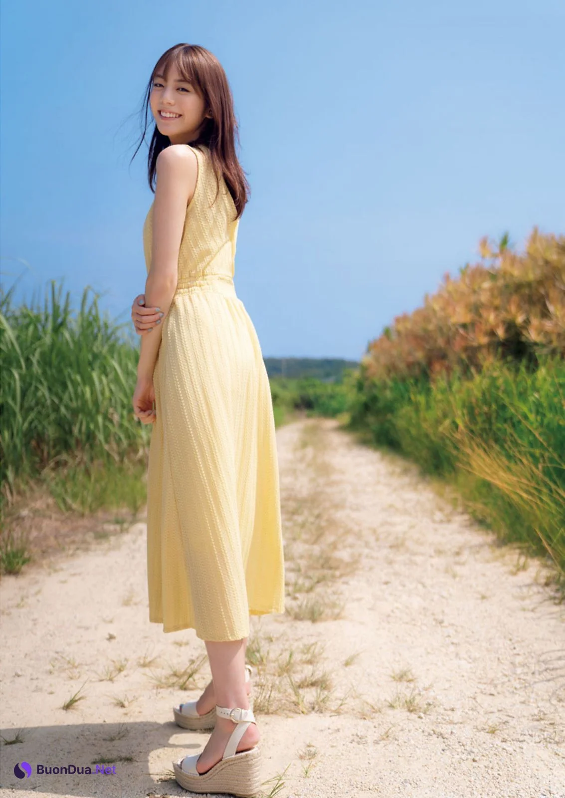 Asuka Kijima 貴島明日香, Big Comic Spirits 2021 No.05-06 (ビッグコミックスピリッツ 2021年05-06号) - Photo 14