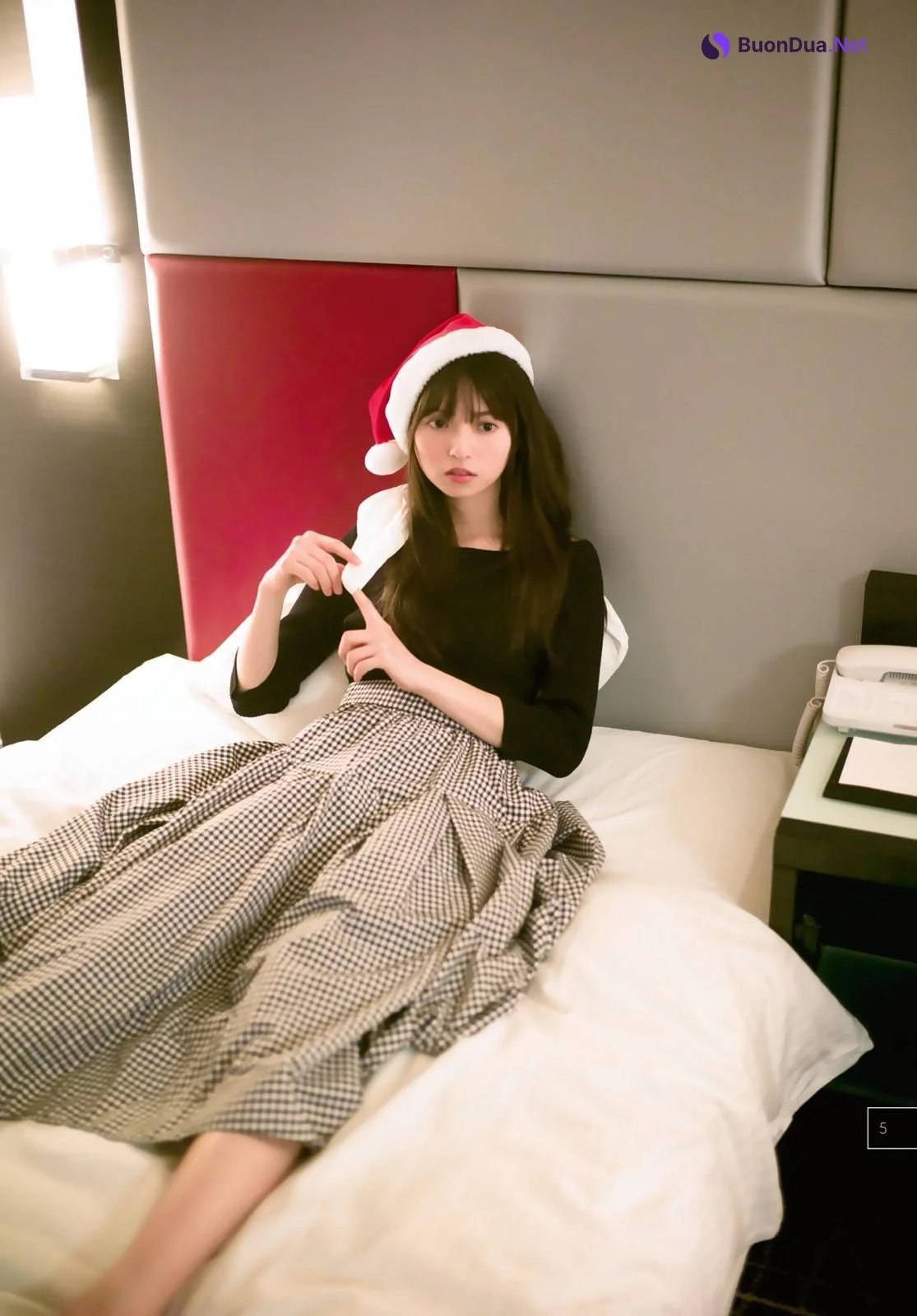 Asuka Saito 齋藤飛鳥, Shonen Magazine 2020 No.04-05 (少年マガジン 2020年4-5号) - Photo 7