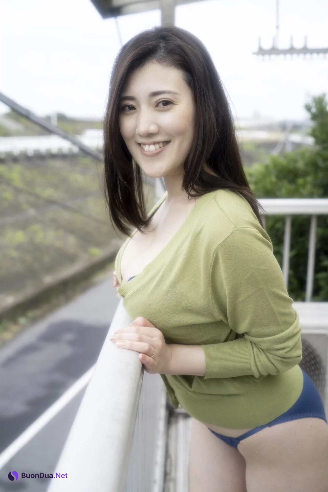 Aya Kusano 草野綾, デジタル写真集 [Exciting Girls ~もしもあのグラドルが若妻だったら~] Set.01 - Photo 5