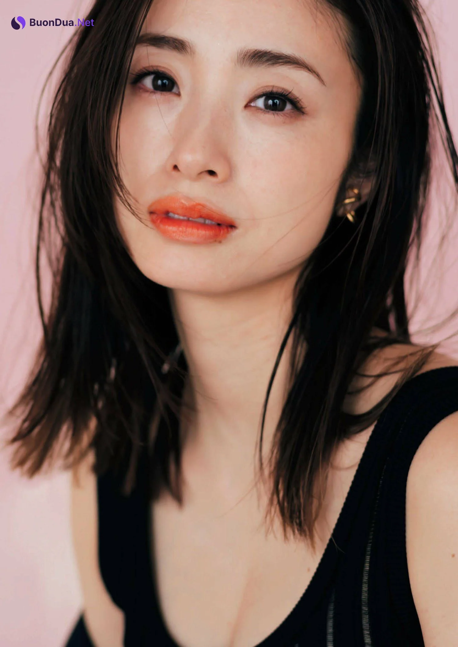 Aya Ueto 上戸彩, Shukan Bunshun 2023.02.23 (週刊文春 2023年2月23日号) - Photo 5