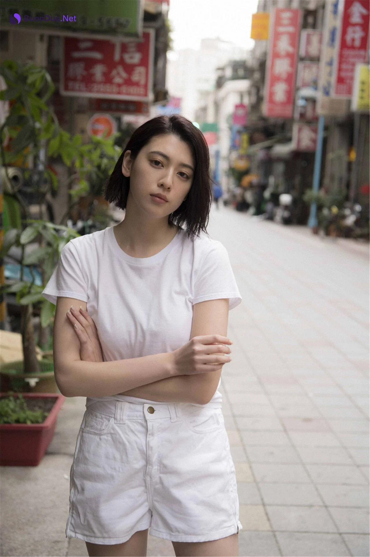 Ayaka Miyoshi 三吉彩花, デジタル写真集 「空をこえて」 Set.01 - Photo 2