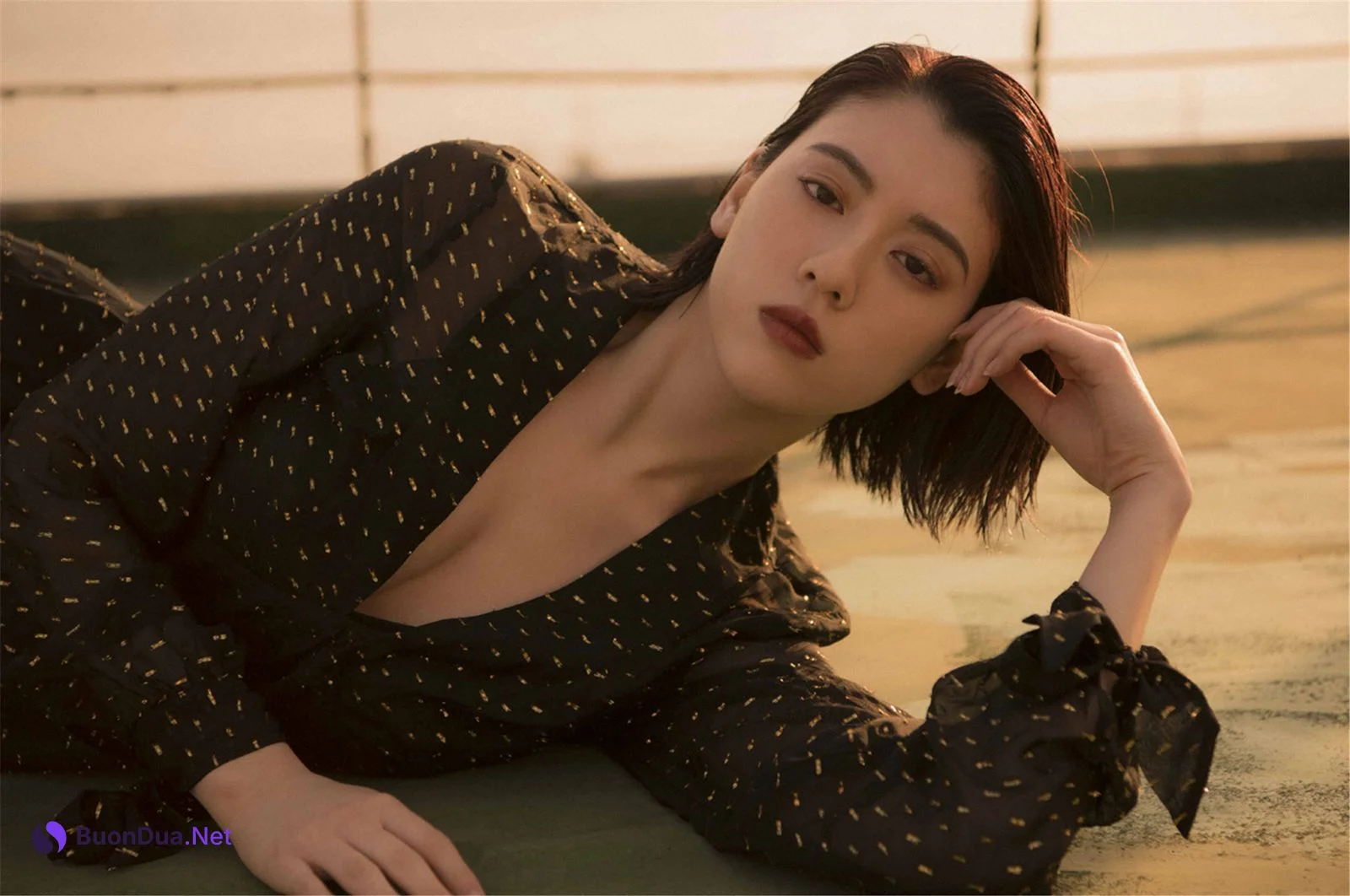 Ayaka Miyoshi 三吉彩花, デジタル写真集 「空をこえて」 Set.02 - Photo 2