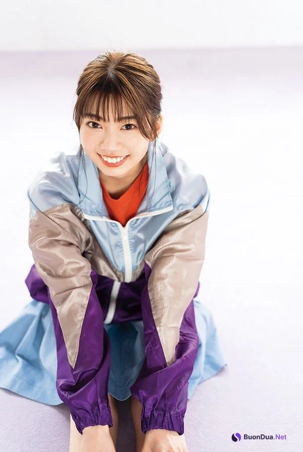 Ayaka Takamoto 高本彩花, Hina Kawata 河田陽菜, Young Gangan 2021 No.01 (ヤングガンガン 2021年1号) - Photo 8