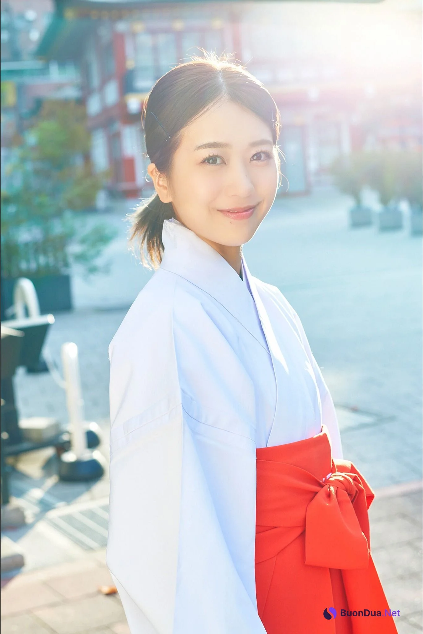 Ayana Shinozaki 篠崎彩奈, グラビアフォトブック 「その日のあやなん スピサン」 Set.01 - Photo 2