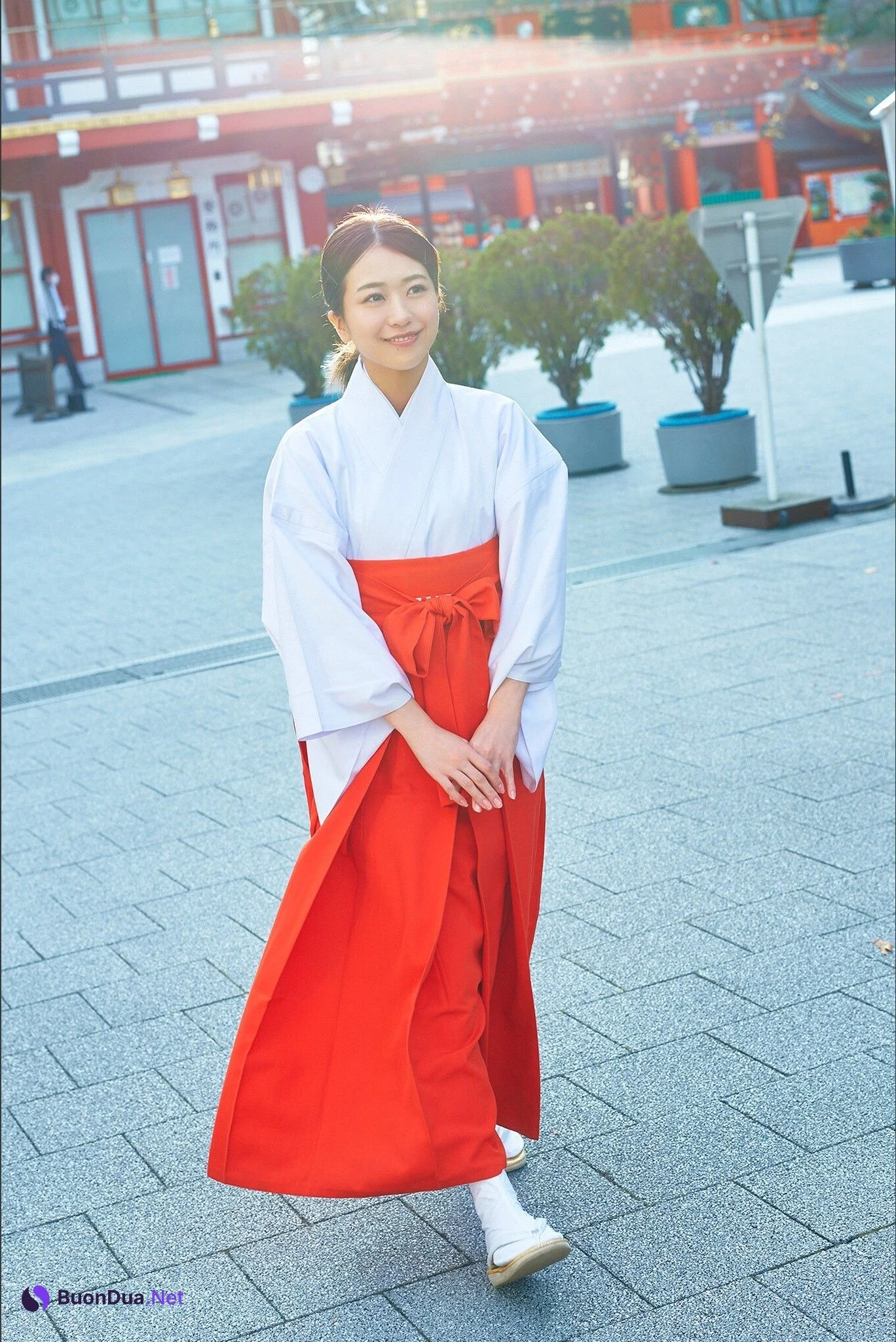 Ayana Shinozaki 篠崎彩奈, グラビアフォトブック 「その日のあやなん スピサン」 Set.01 - Photo 3