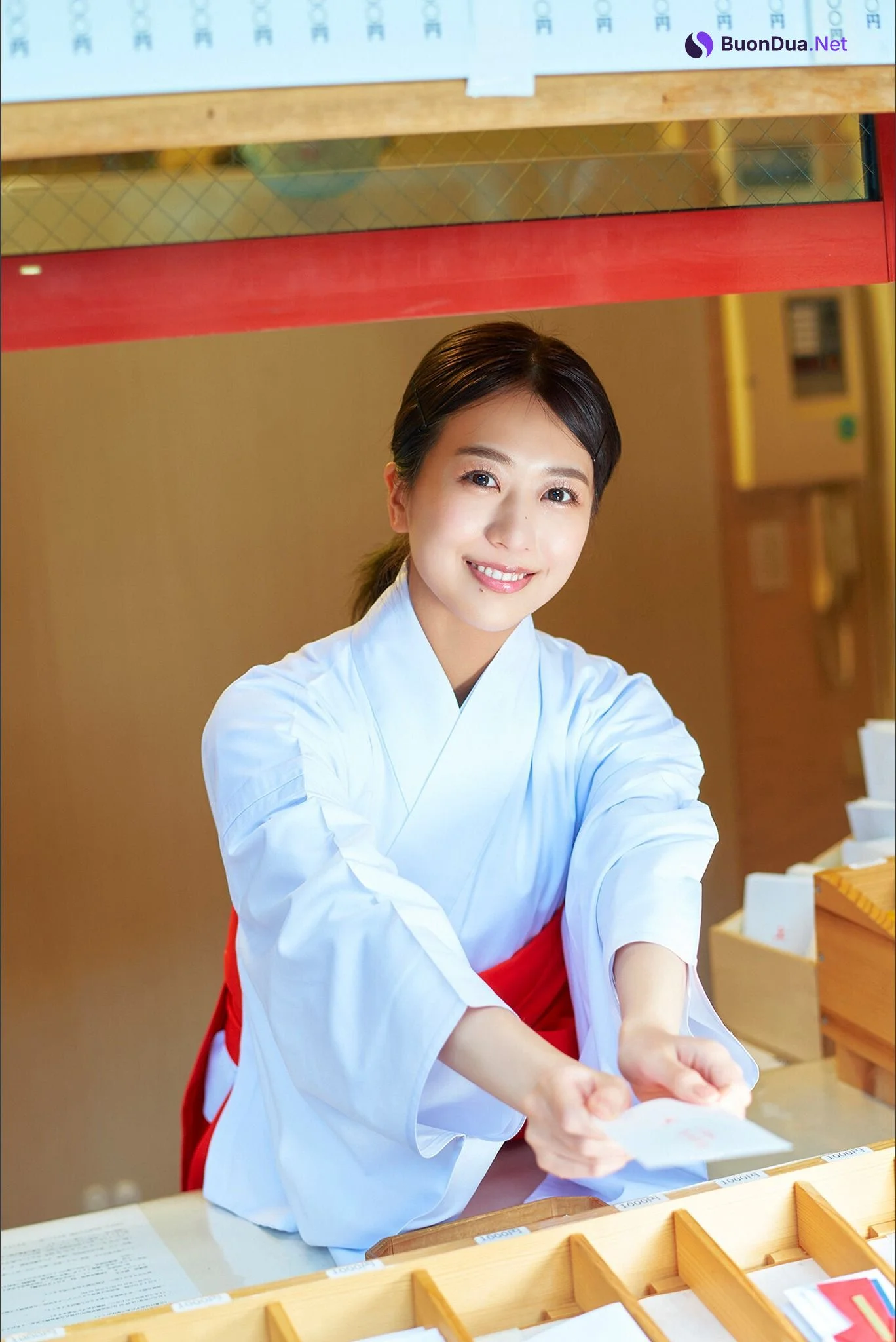 Ayana Shinozaki 篠崎彩奈, グラビアフォトブック 「その日のあやなん スピサン」 Set.01 - Photo 7