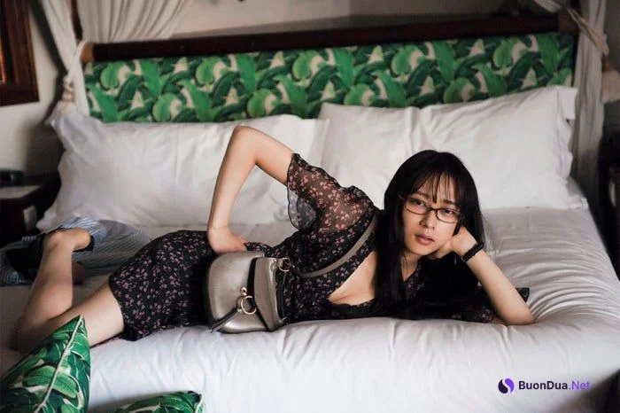 Ayane Suzuki 鈴木絢音, FLASH 2020.11.24 (フラッシュ 2020年11月24日号) - Photo 6