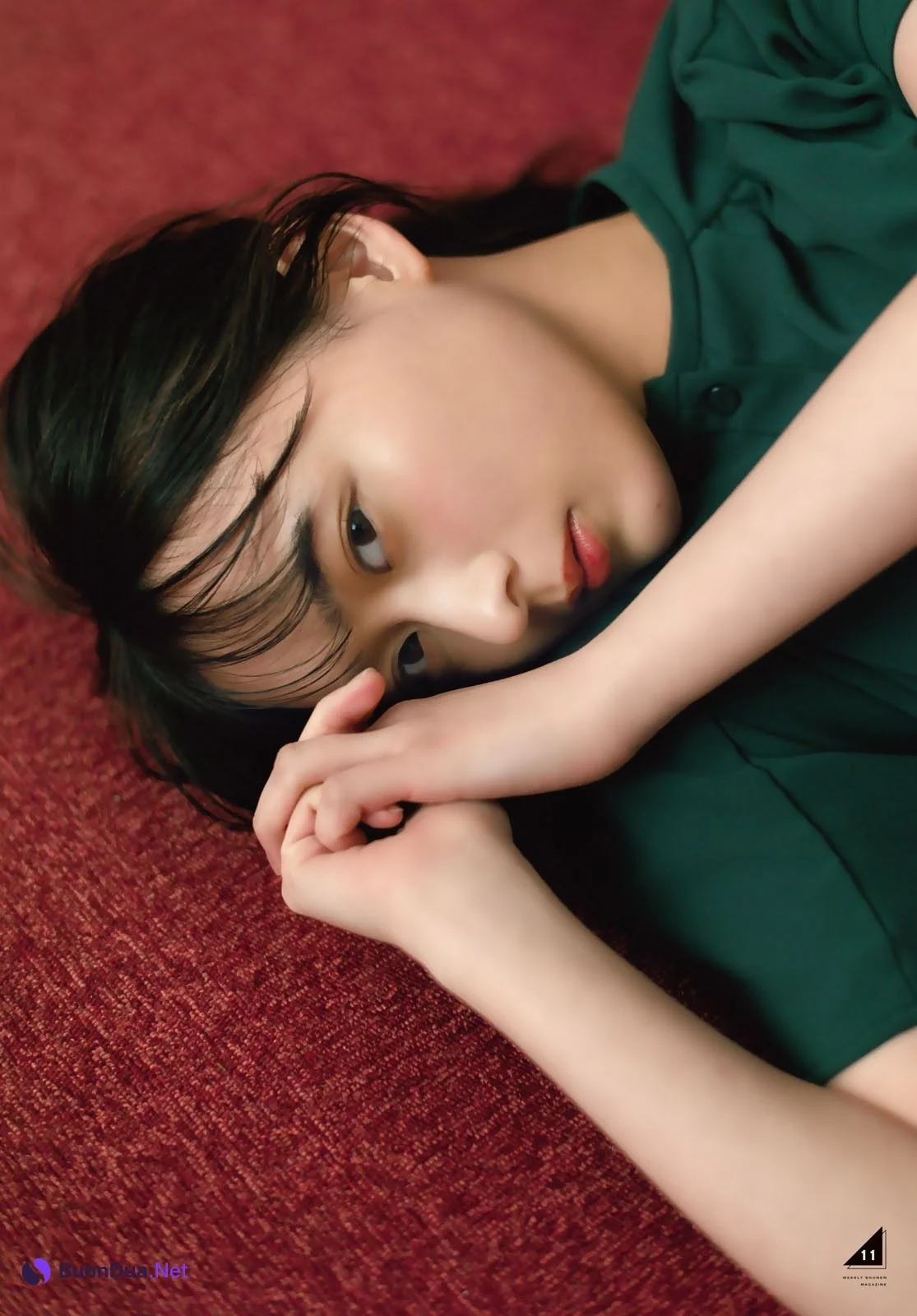 Ayane Suzuki 鈴木絢音, Shonen Magazine 2022 No.16 (週刊少年マガジン 2022年16号) - Photo 13