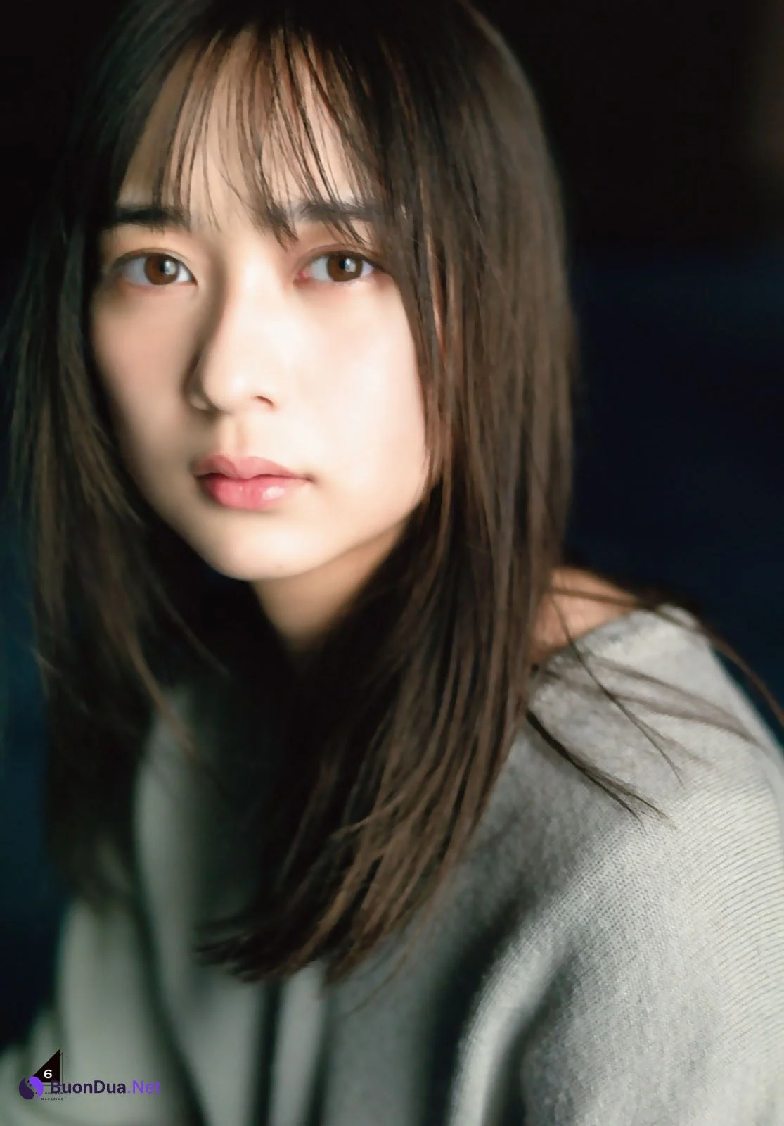 Ayane Suzuki 鈴木絢音, Shonen Magazine 2022 No.16 (週刊少年マガジン 2022年16号) - Photo 8