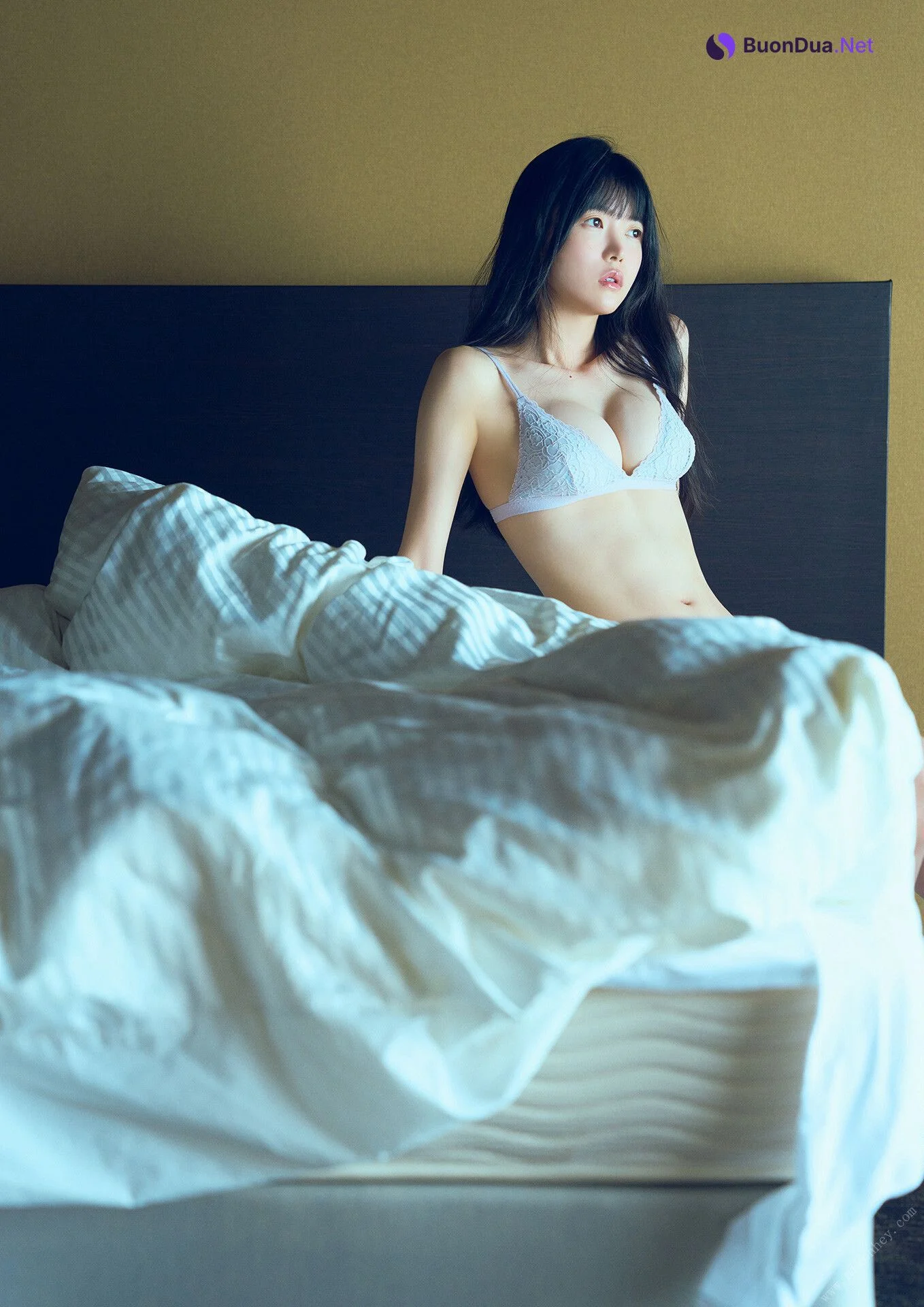 Azusa Onodera 小野寺梓, 1st 写真集 「偶像に生きる」 Set.02 - Photo 9