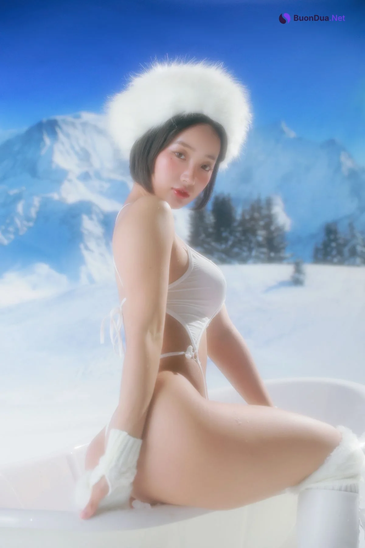 Booty Queen 엉덩퀸, [Pinkpie] The Hot Body of a Lost Girl in Snow Garden Set.02 - รูปภาพ 14