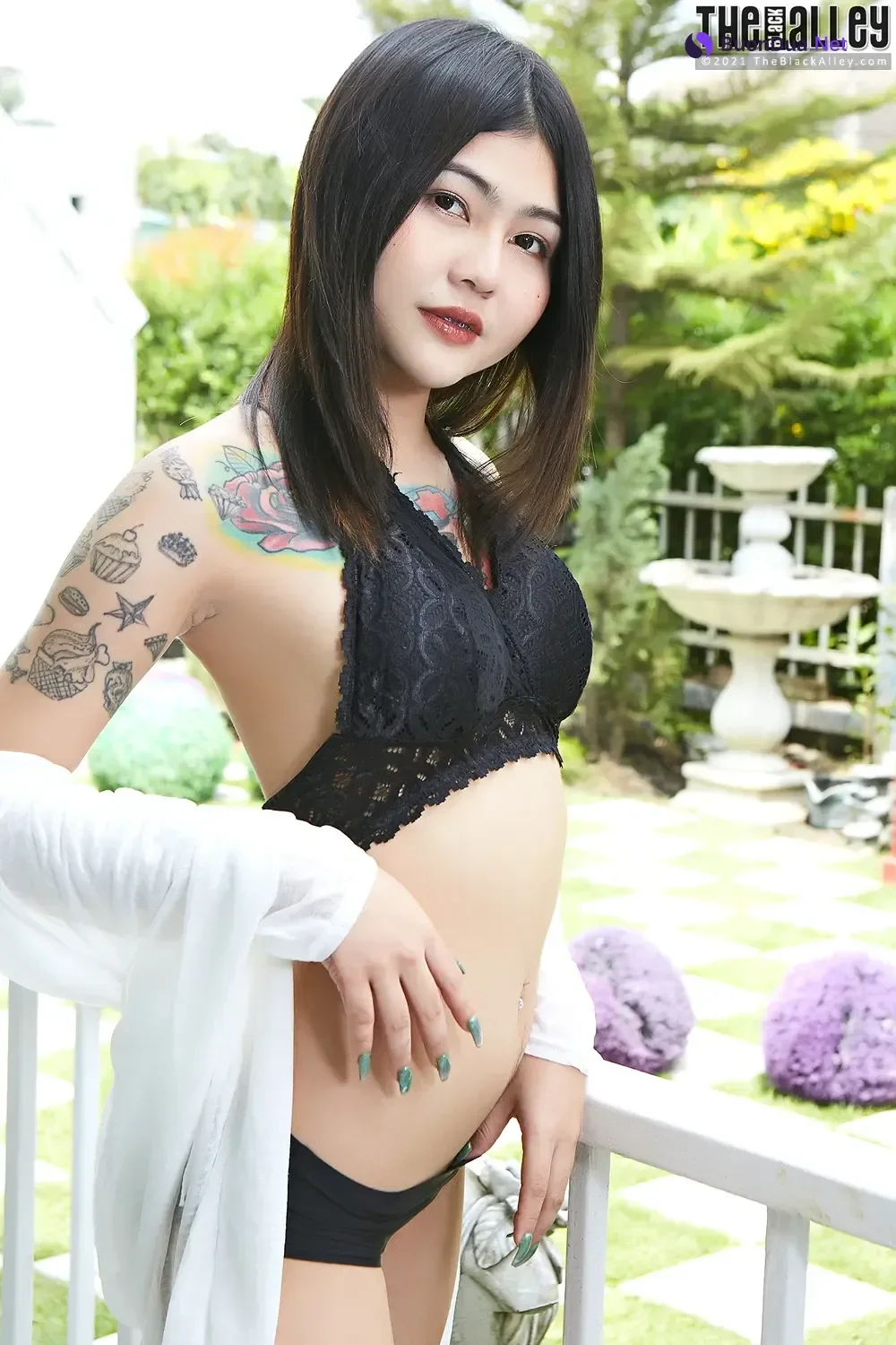 Cake – The Black Alley Photobook Set.04 - Photo 8