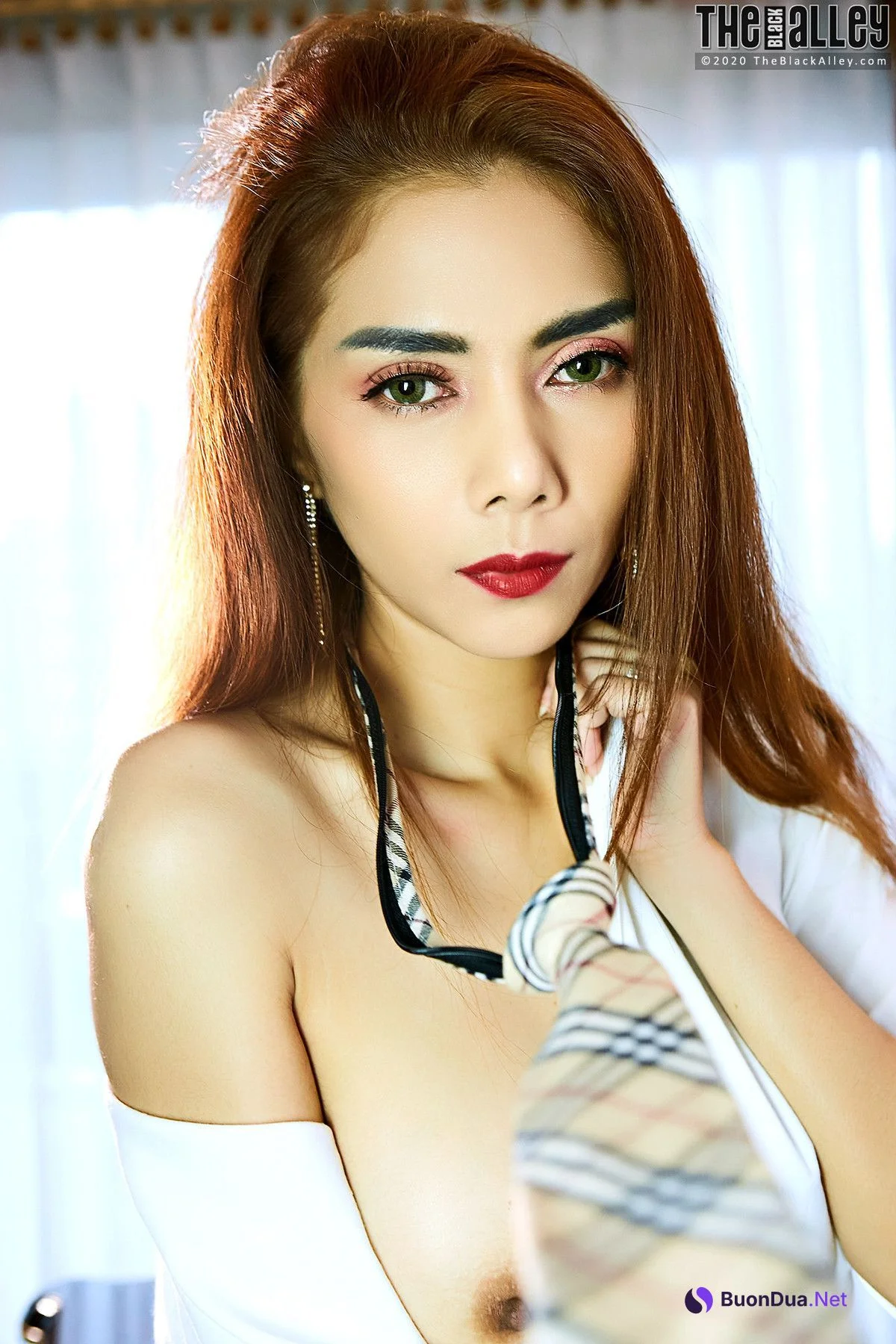 Carolina Fong The Black Alley Photobook Set.45 - Photo 18